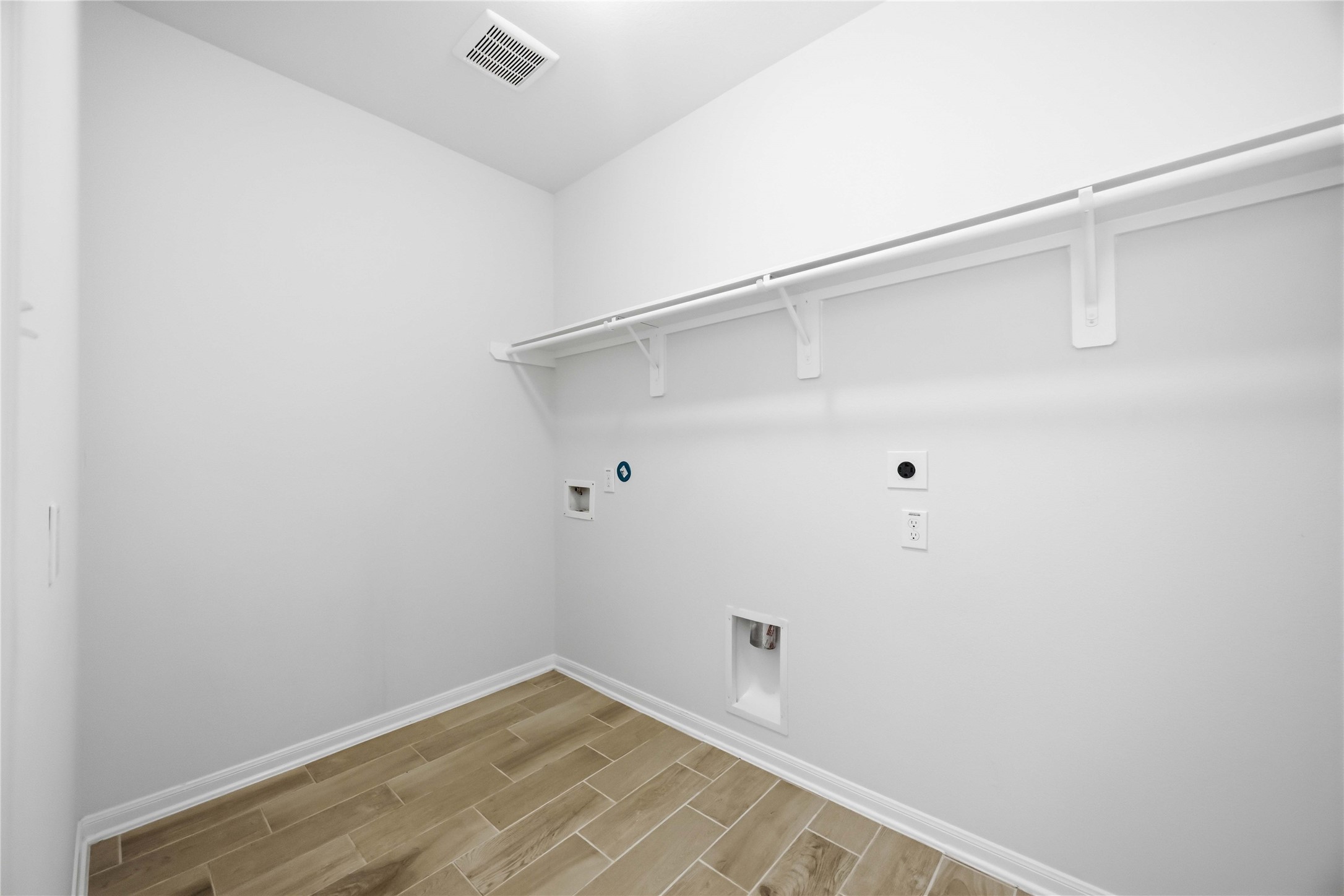 2402 Mount Dana Drive Property Photo 12