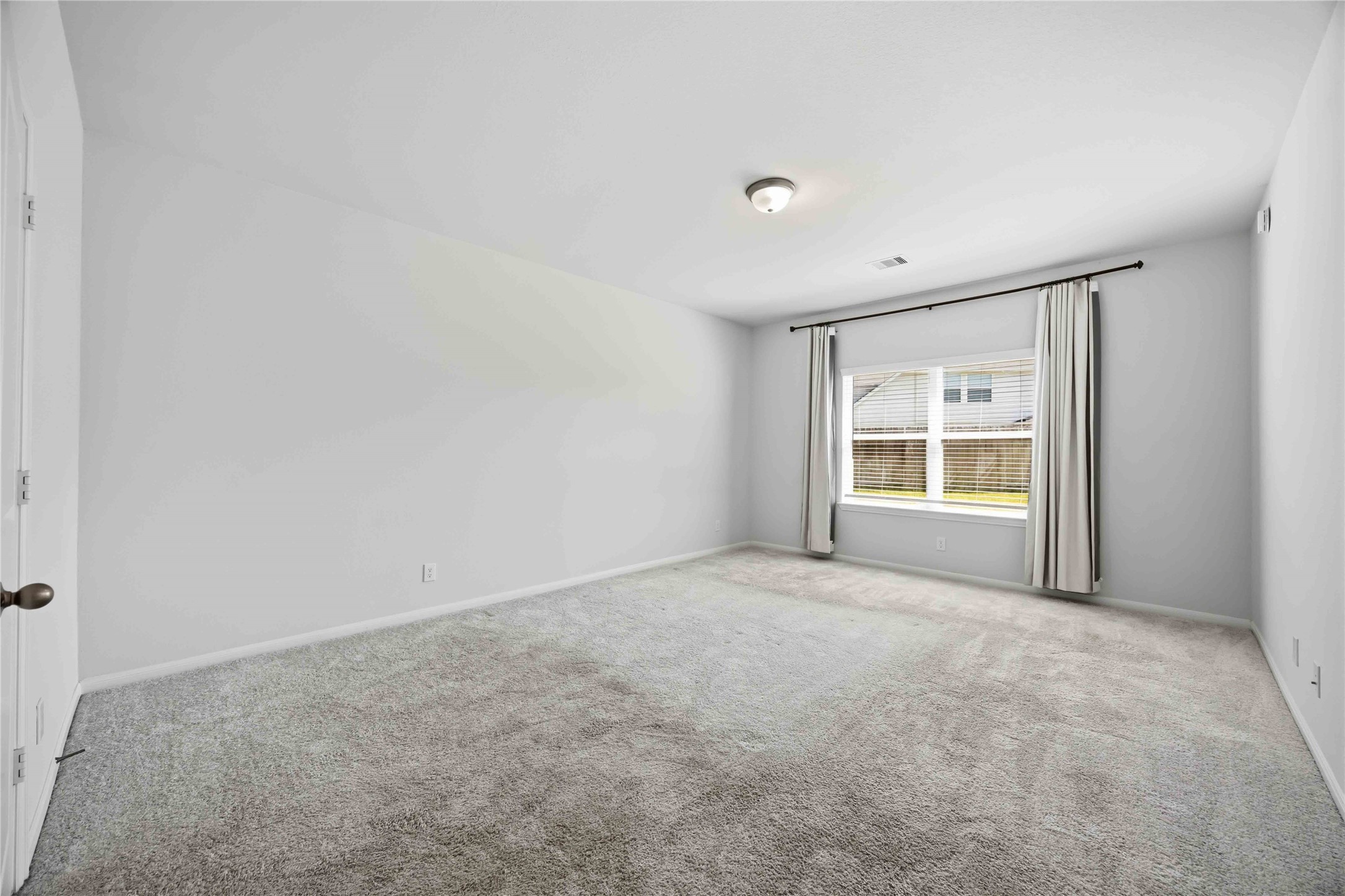 2402 Mount Dana Drive Property Photo 13