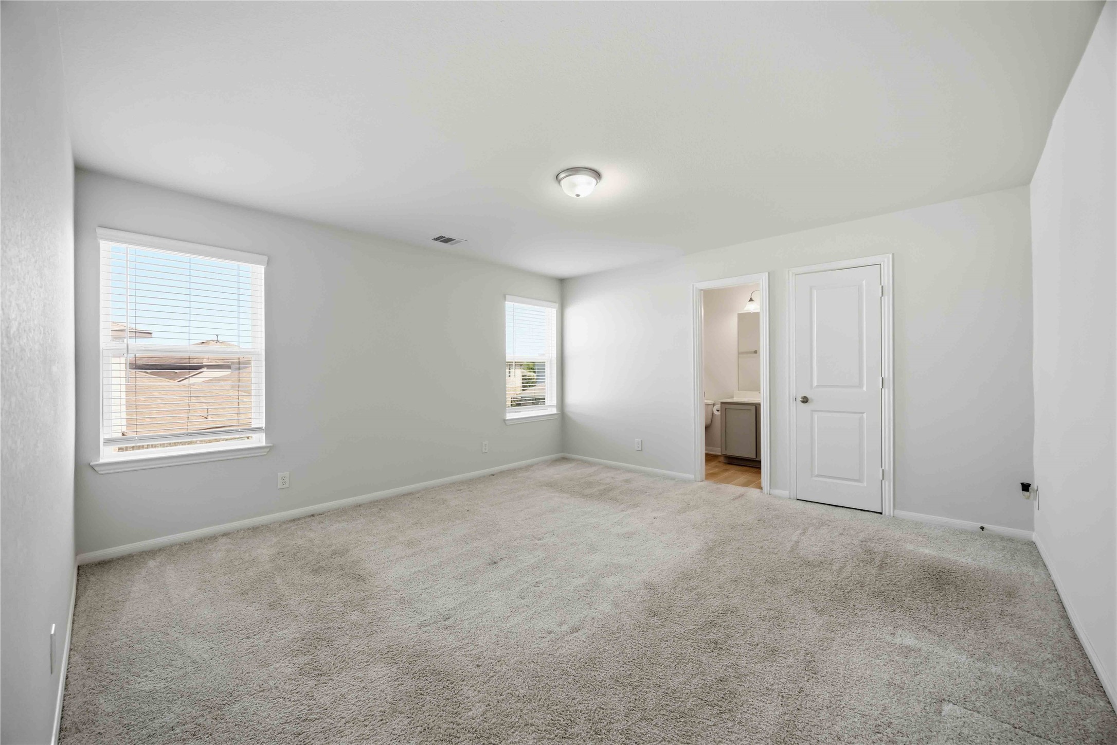 2402 Mount Dana Drive Property Photo 22