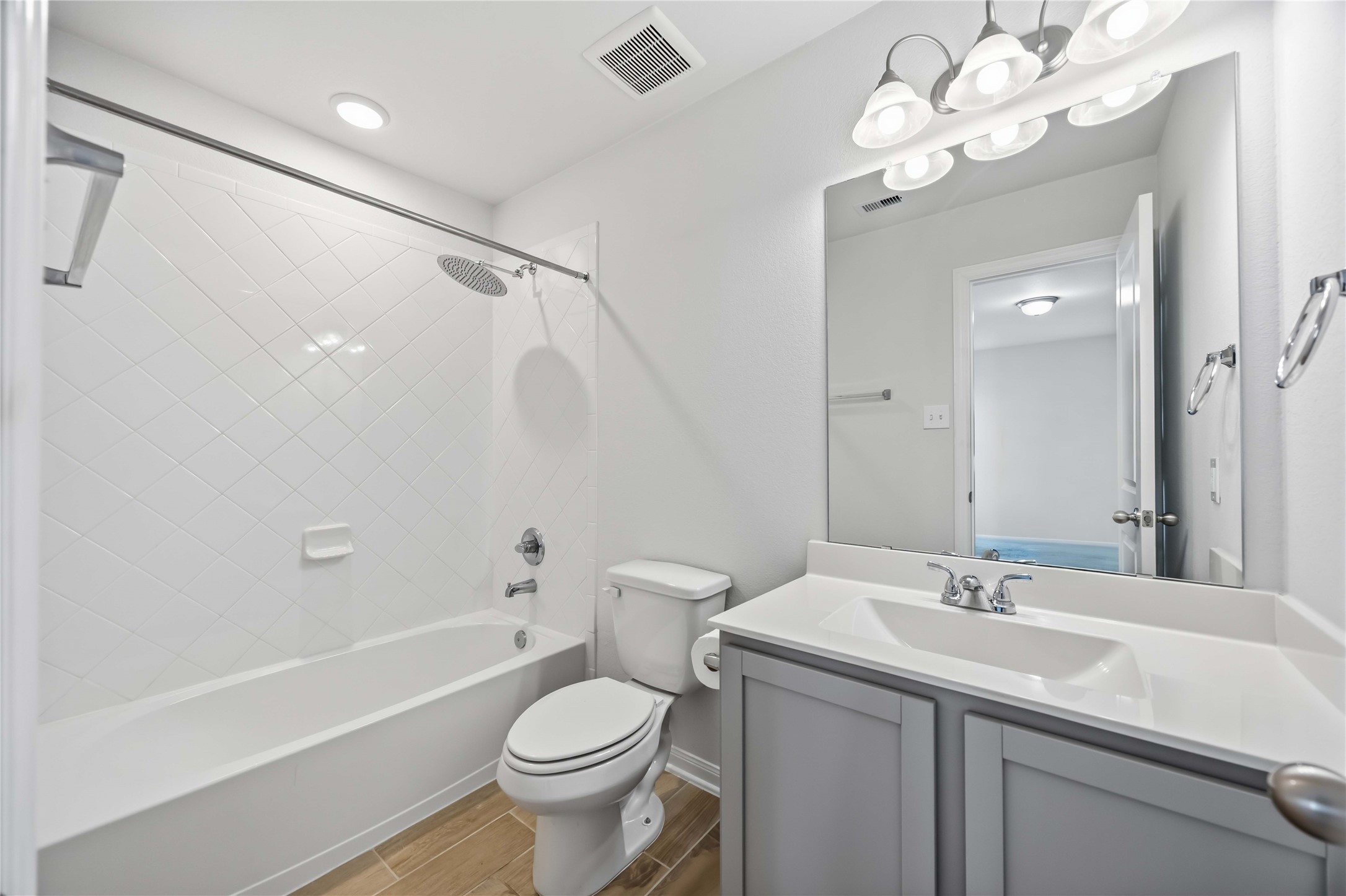2402 Mount Dana Drive Property Photo 24
