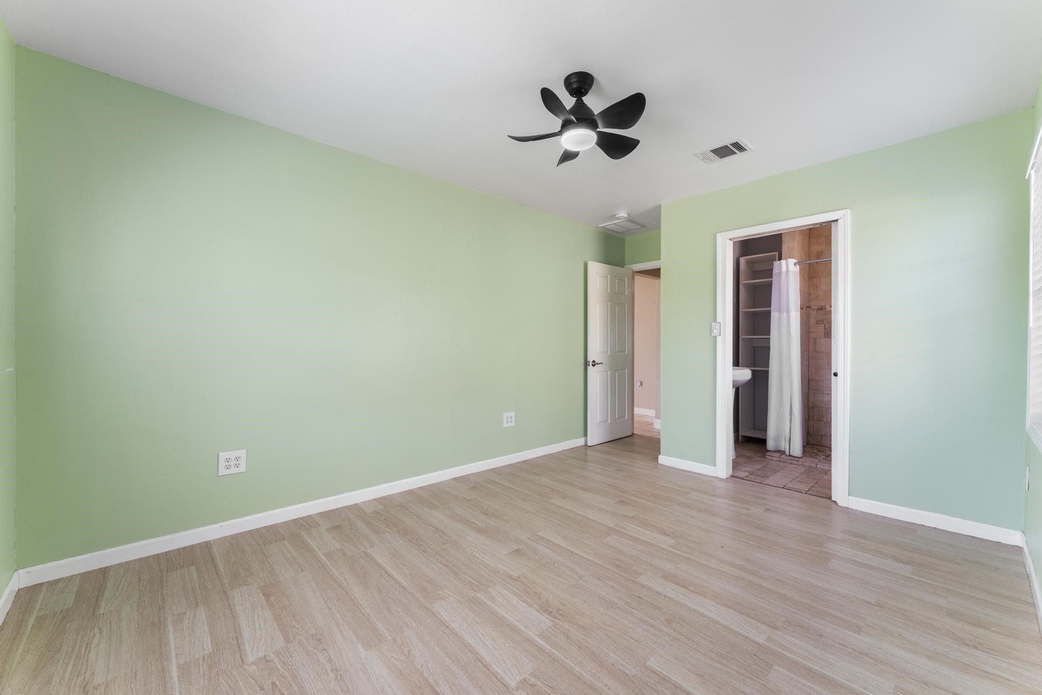 1923 Tabor Street Property Photo 14