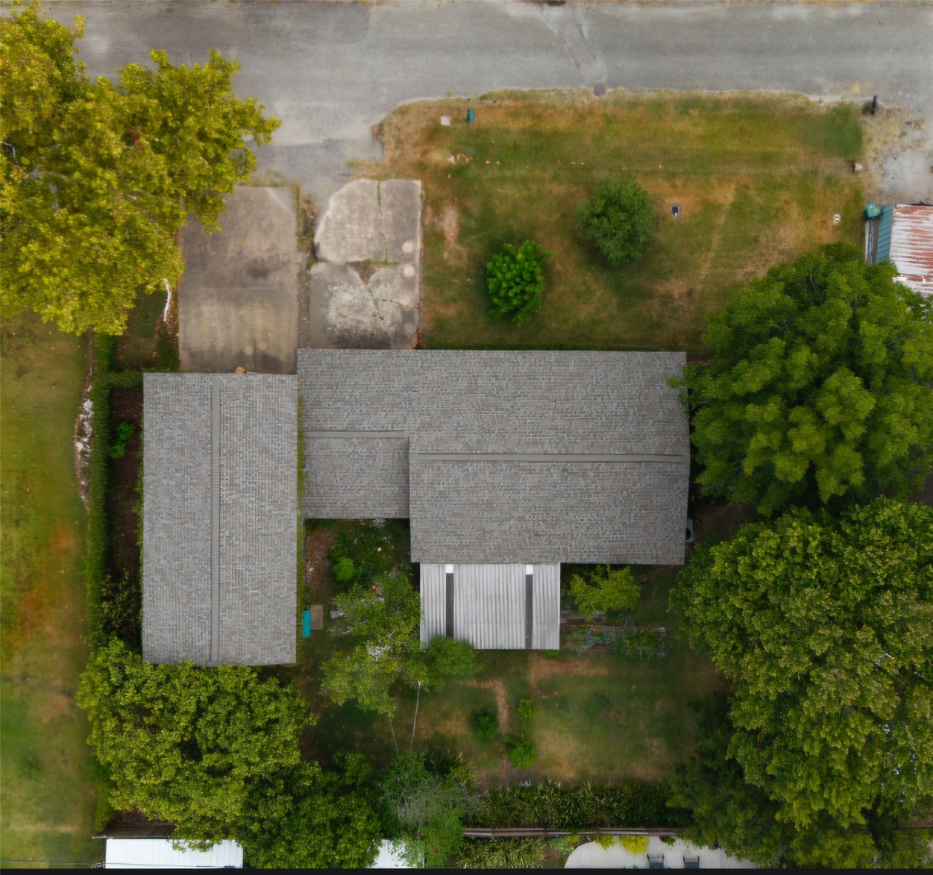 4810 Donald Street Property Photo 3