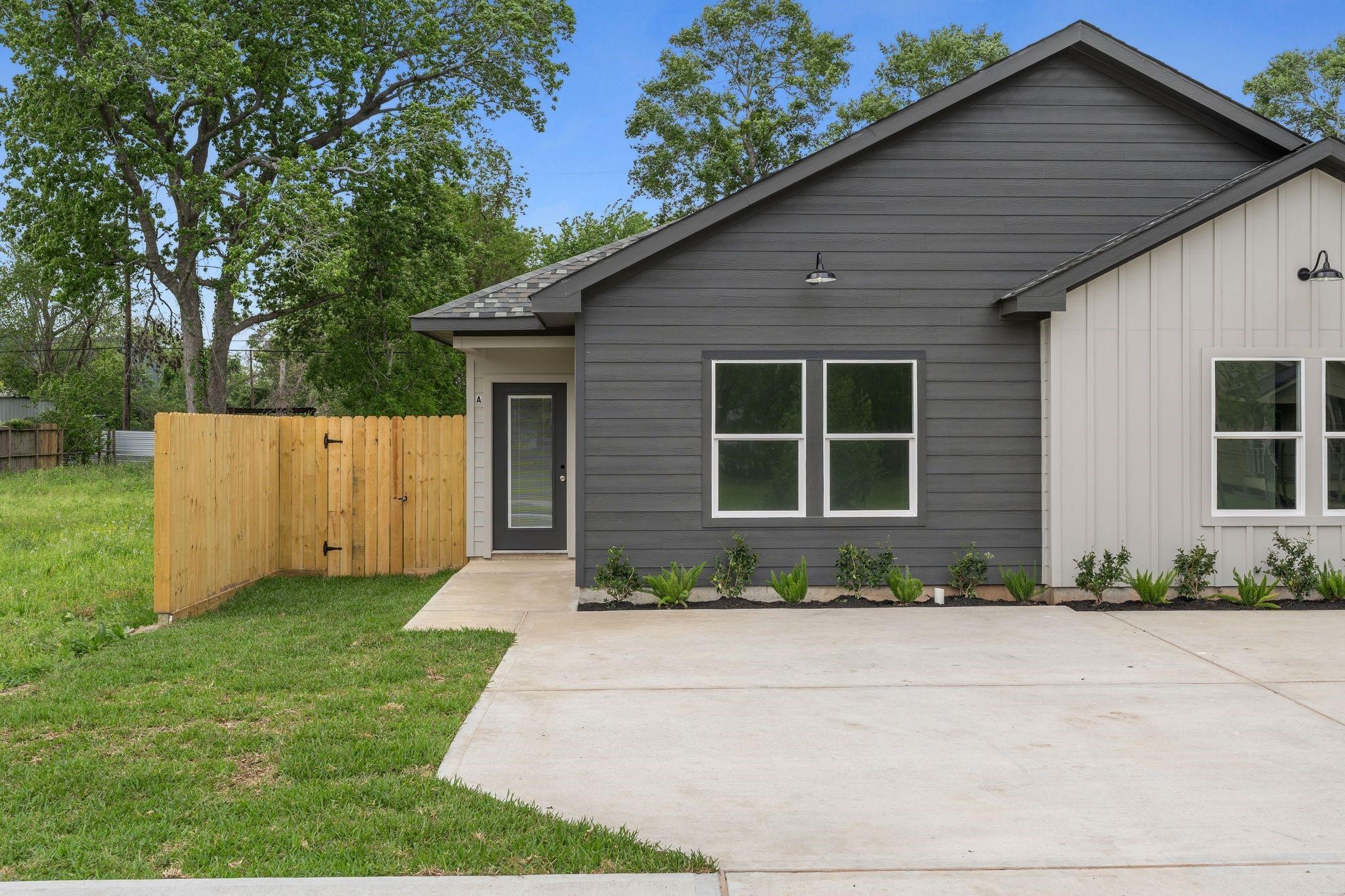 1026 Junell Street Property Photo 2
