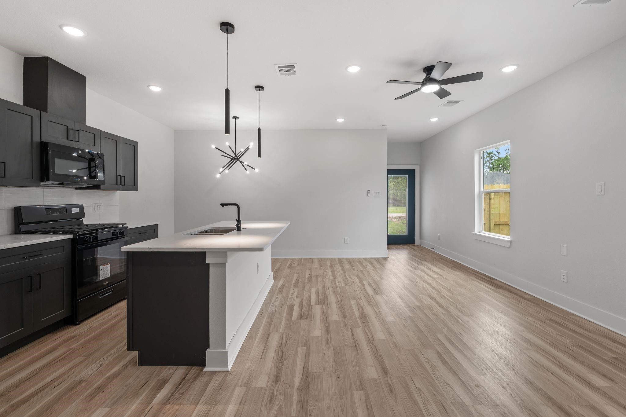 1026 Junell Street Property Photo 8