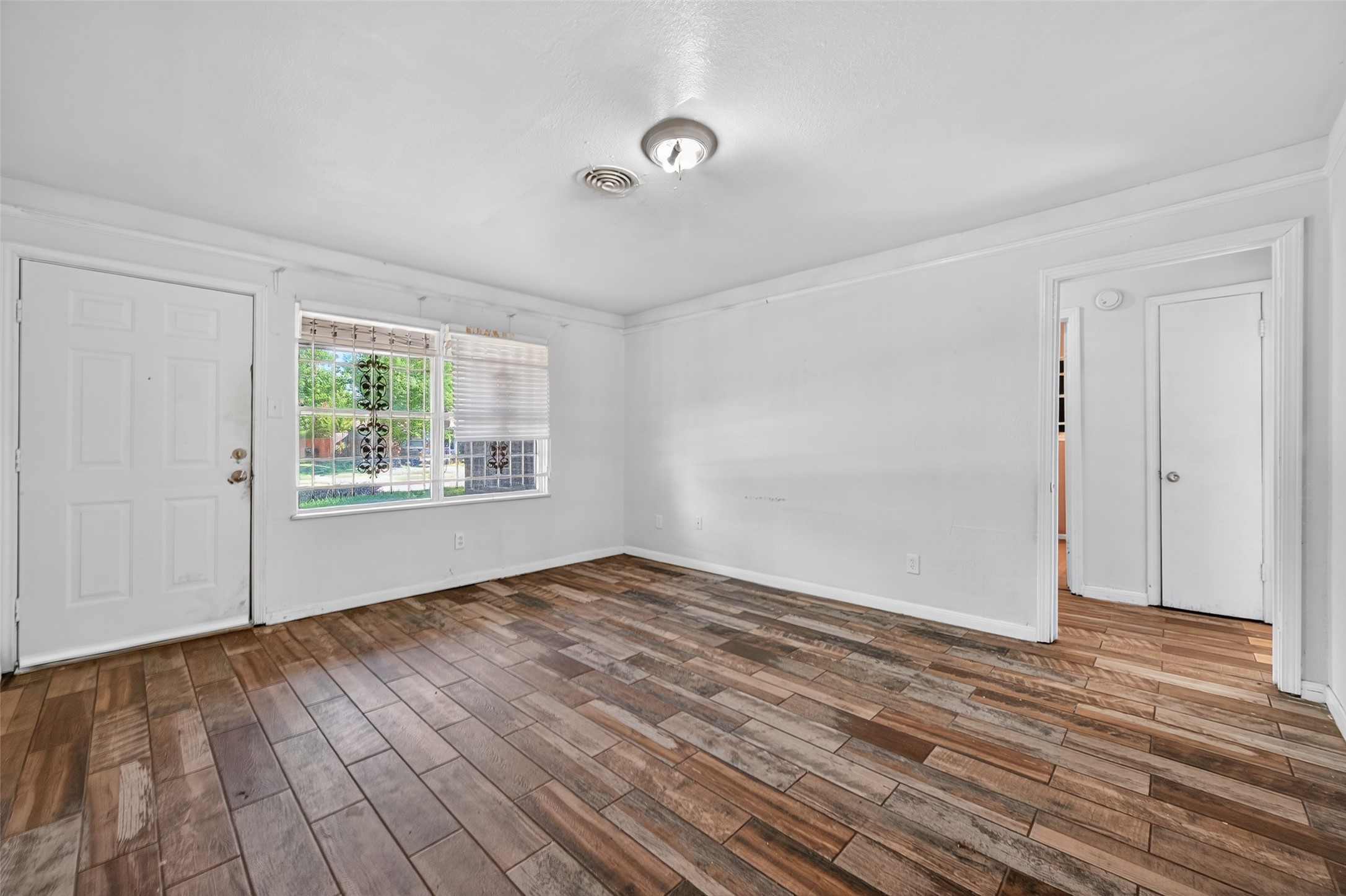 450 Glenburnie Drive Property Photo 8