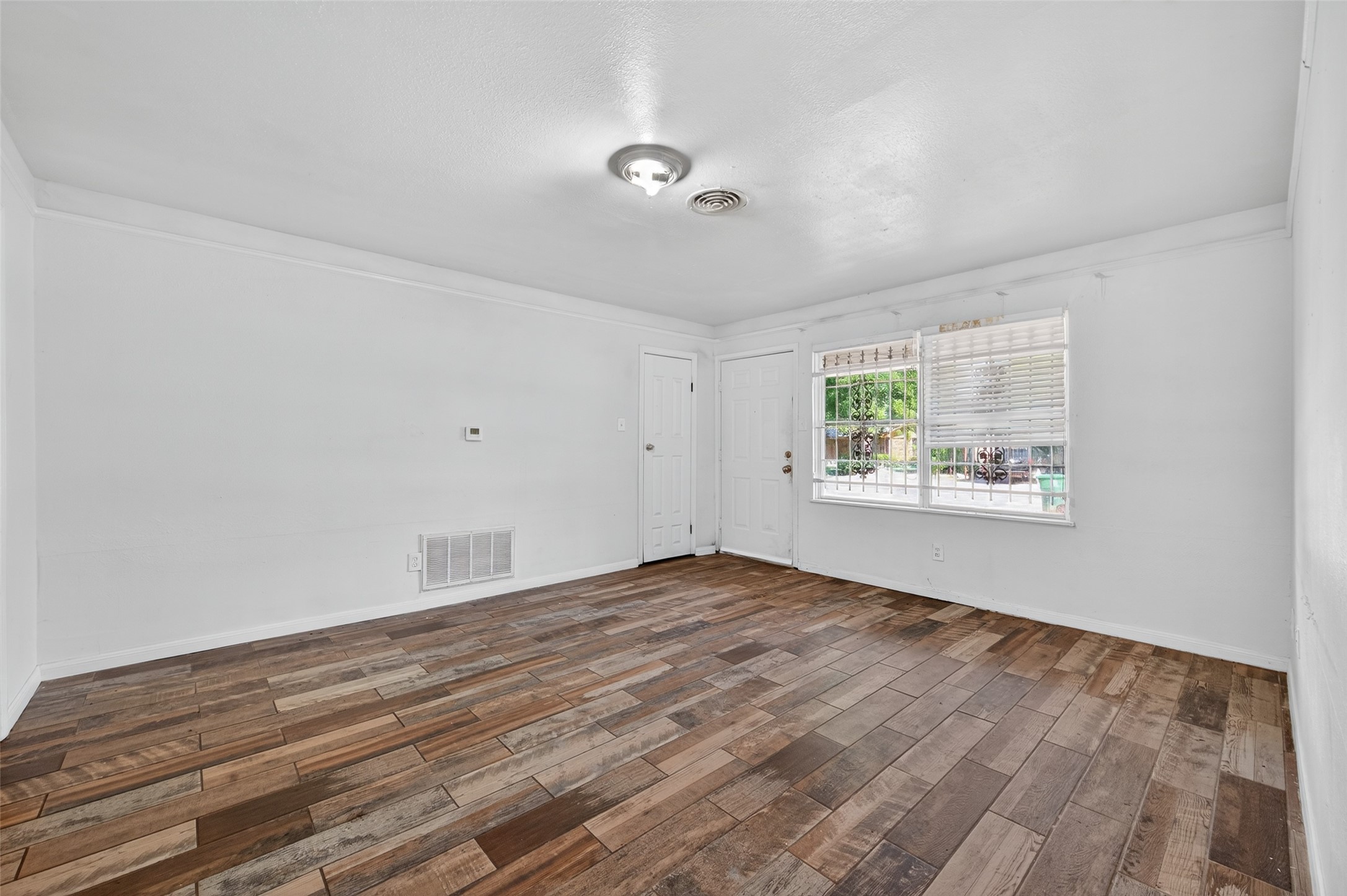 450 Glenburnie Drive Property Photo 9