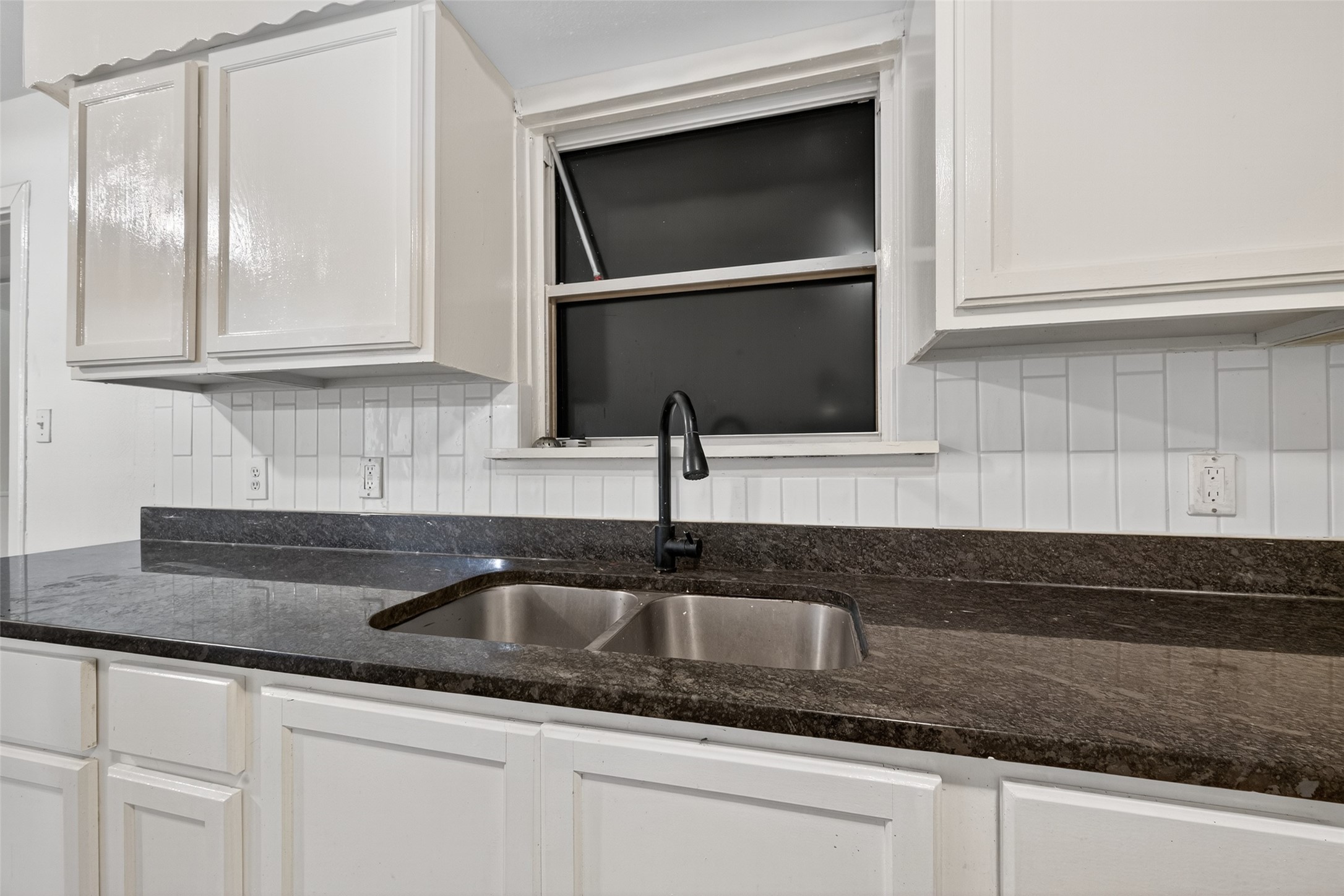 450 Glenburnie Drive Property Photo 13