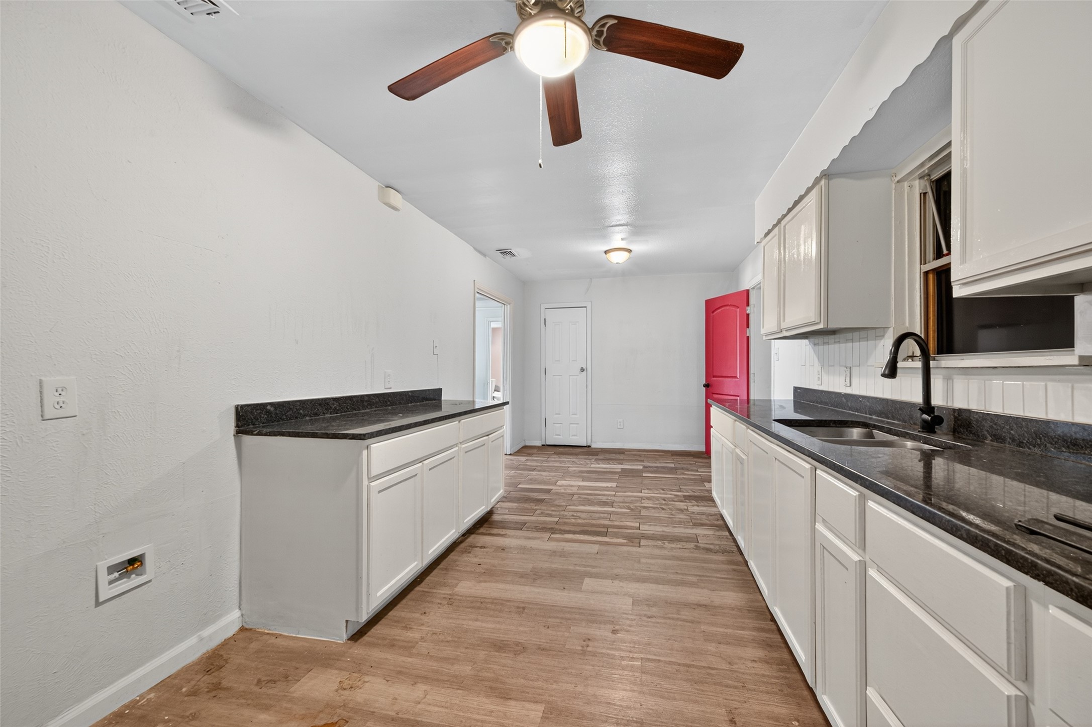 450 Glenburnie Drive Property Photo 14