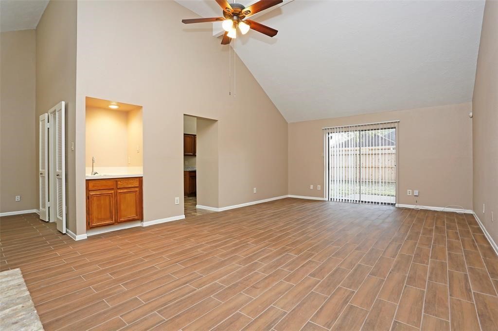 21623 Park York Drive Property Photo 5