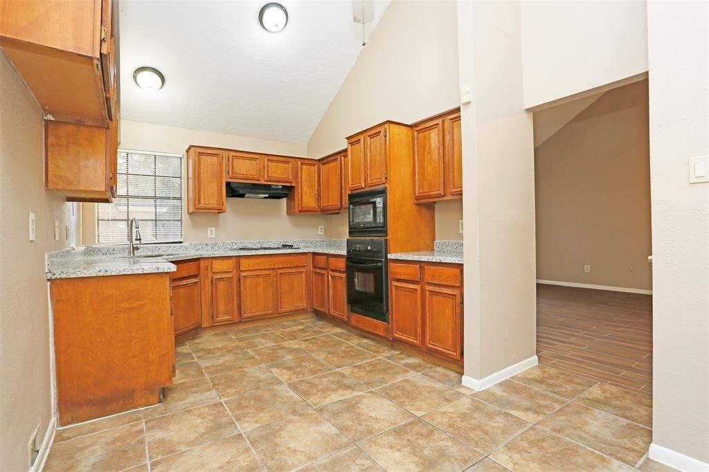 21623 Park York Drive Property Photo 10