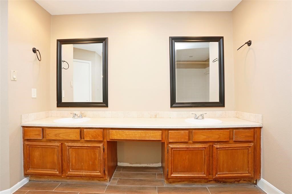 21623 Park York Drive Property Photo 16