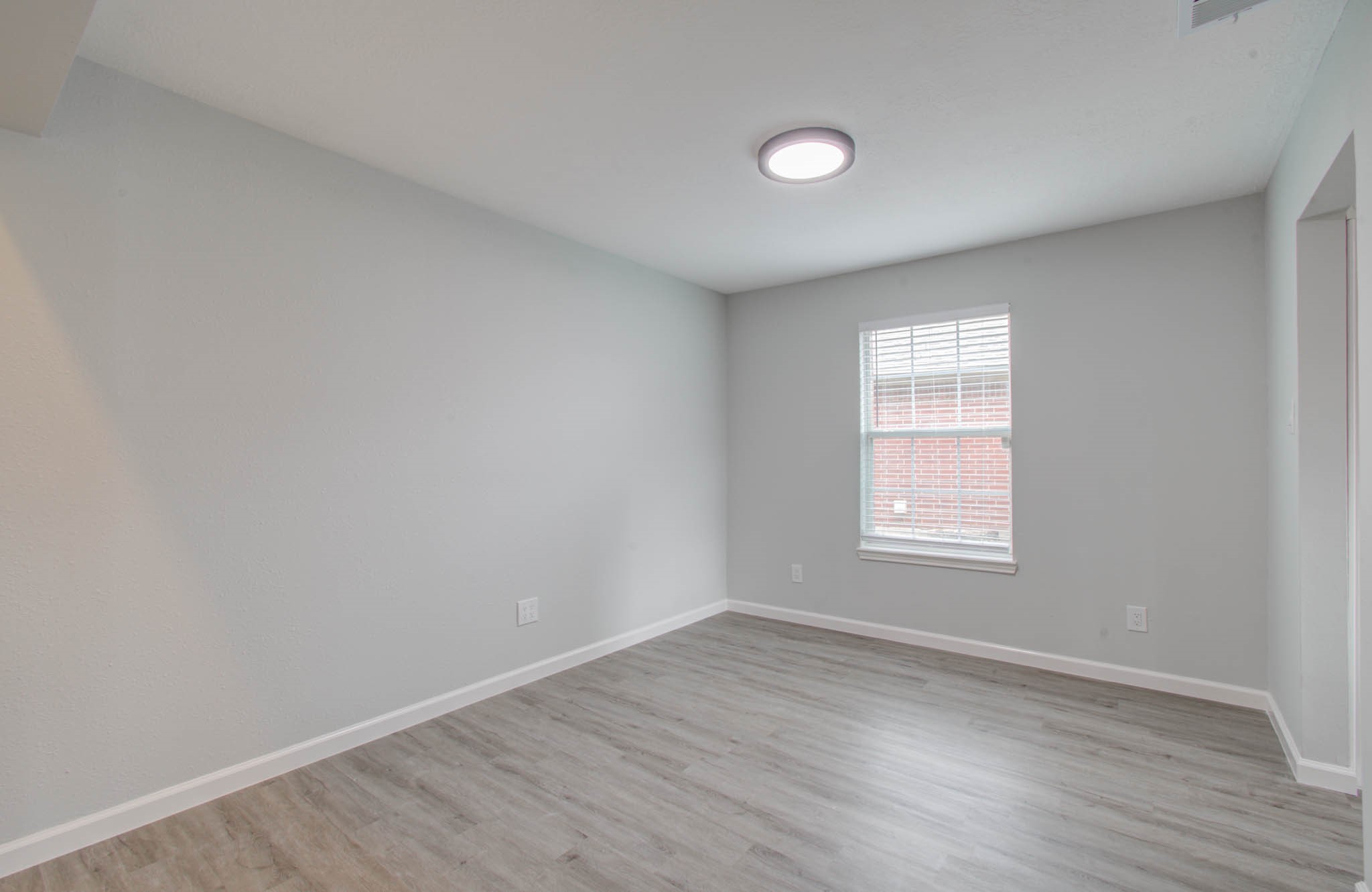 9226 Eaglewood Spring Dr Property Photo 5