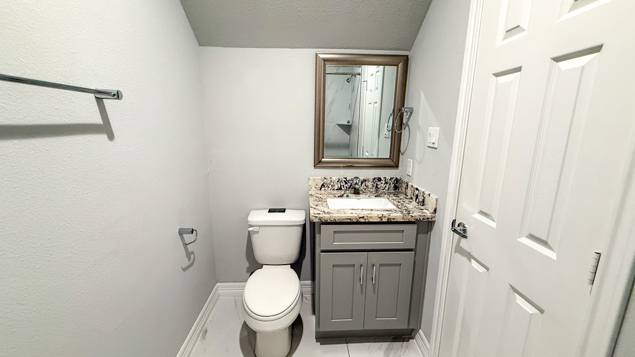 7823 Gladstone Street B2 Property Photo 15