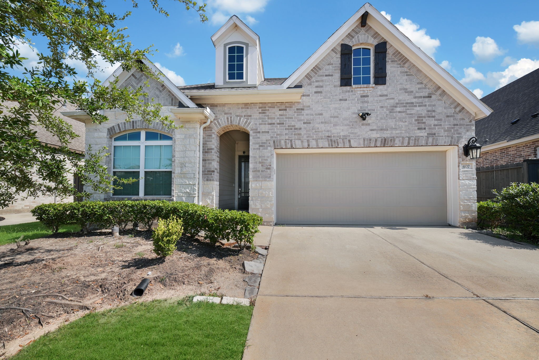407 Micaela Meadows Court Property Photo 2