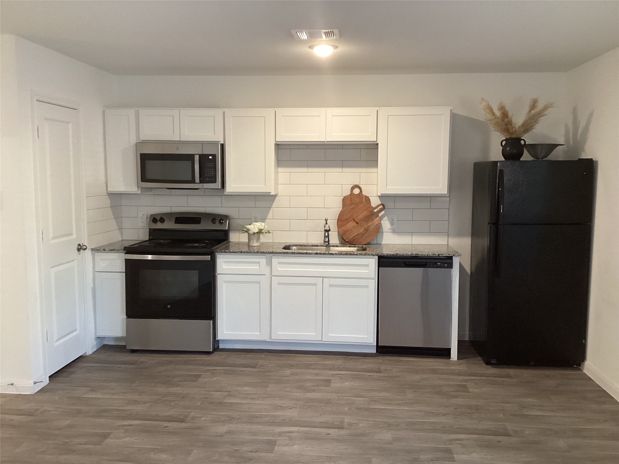 16528 Jasmine Marie Place Property Photo 11