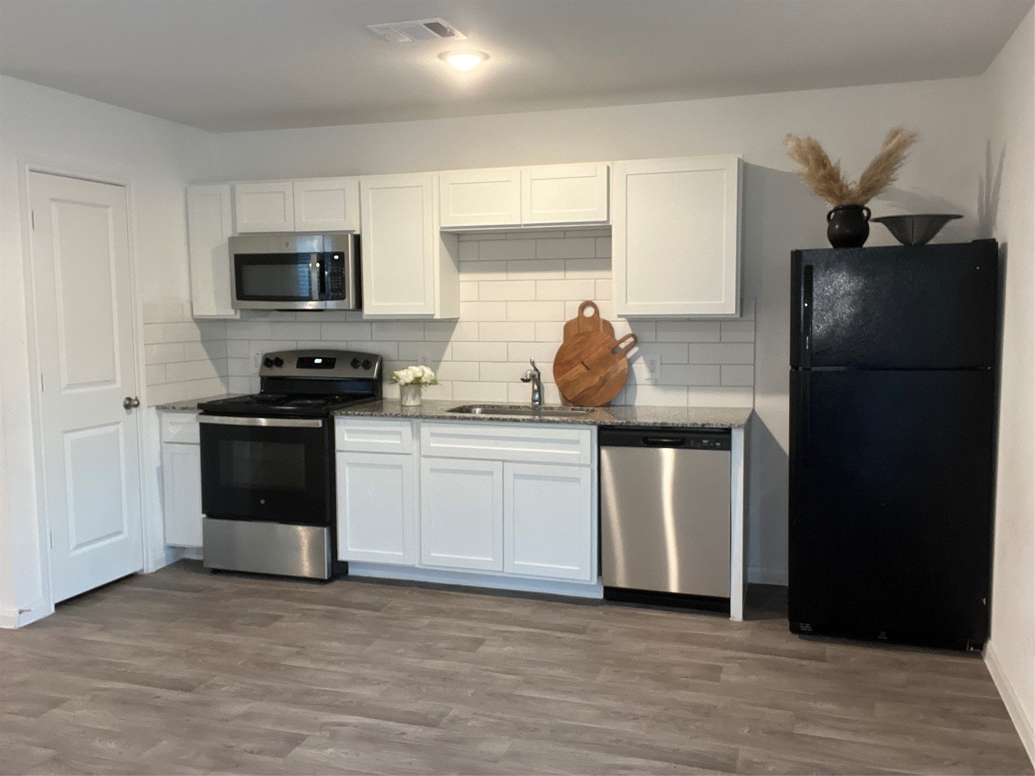 16528 Jasmine Marie Place Property Photo 12