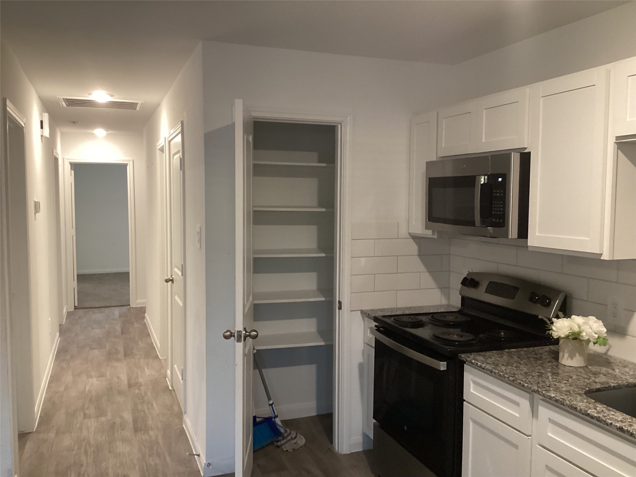 16528 Jasmine Marie Place Property Photo 13