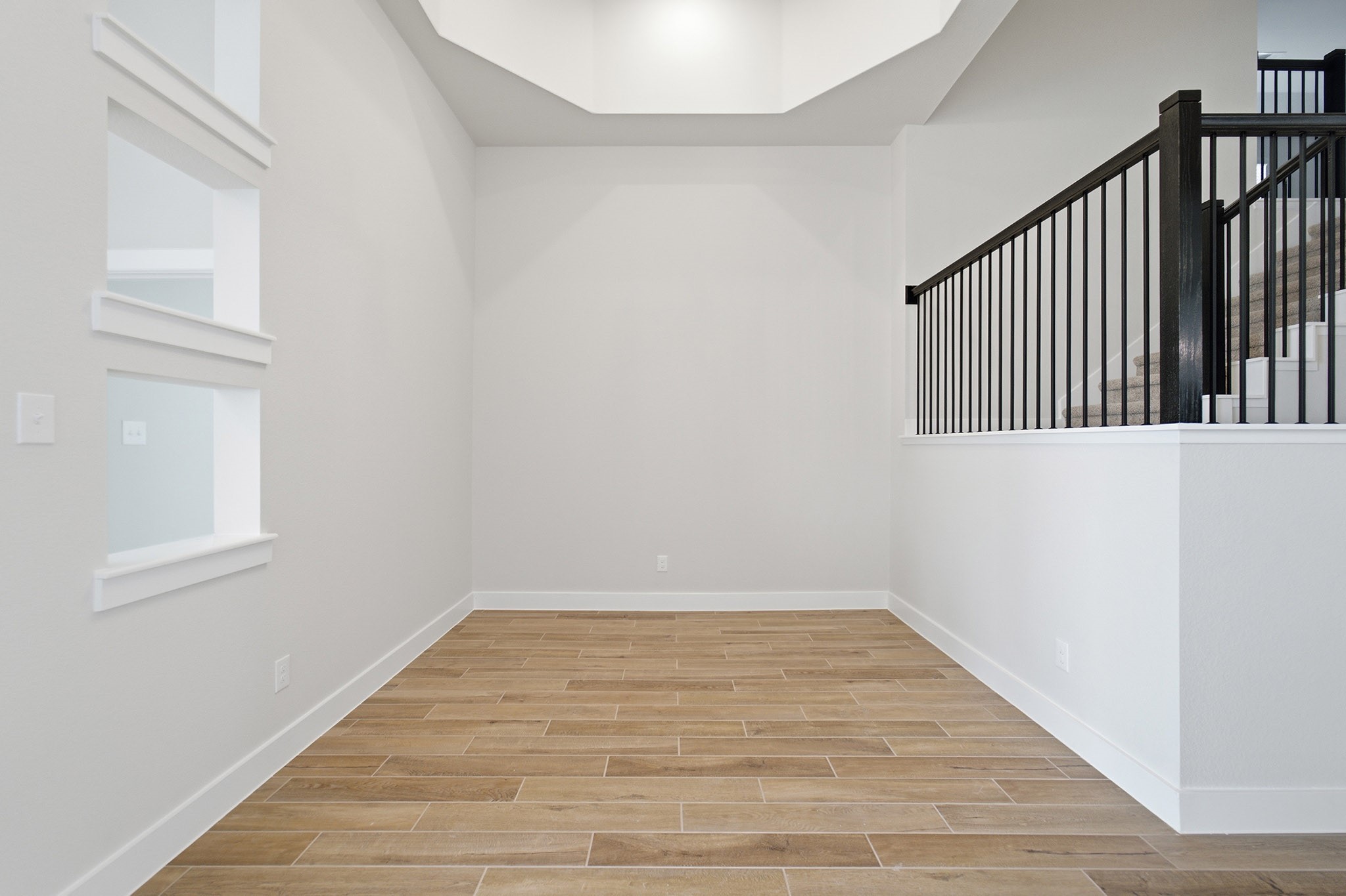 7942 Jade Crest Drive Property Photo 14