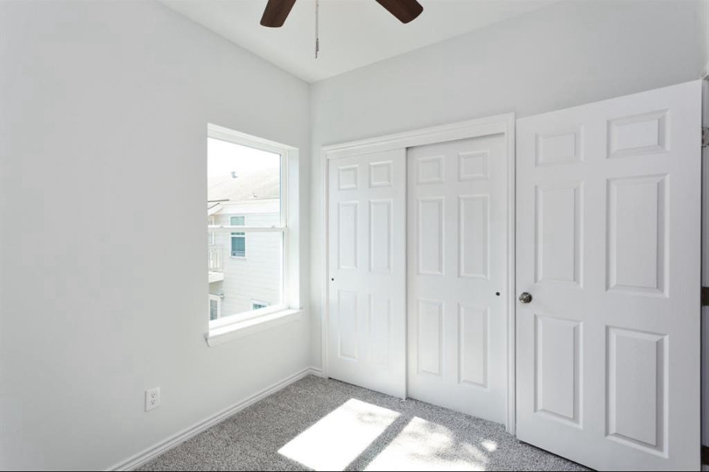 11623 Waldemar Drive Property Photo 9