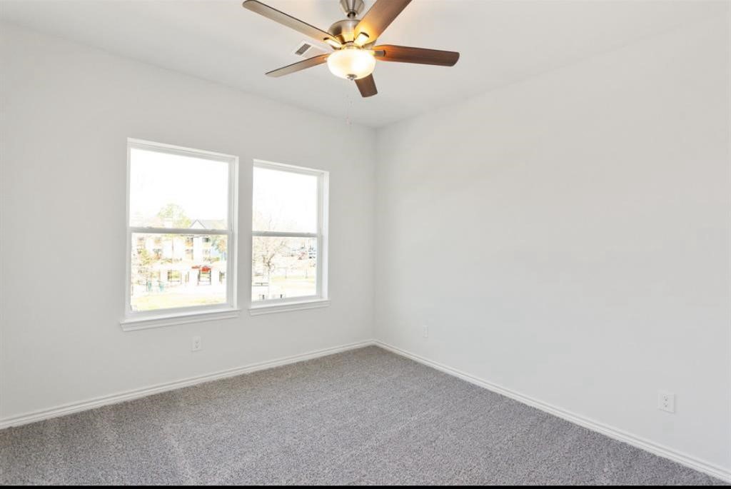 11623 Waldemar Drive Property Photo 13