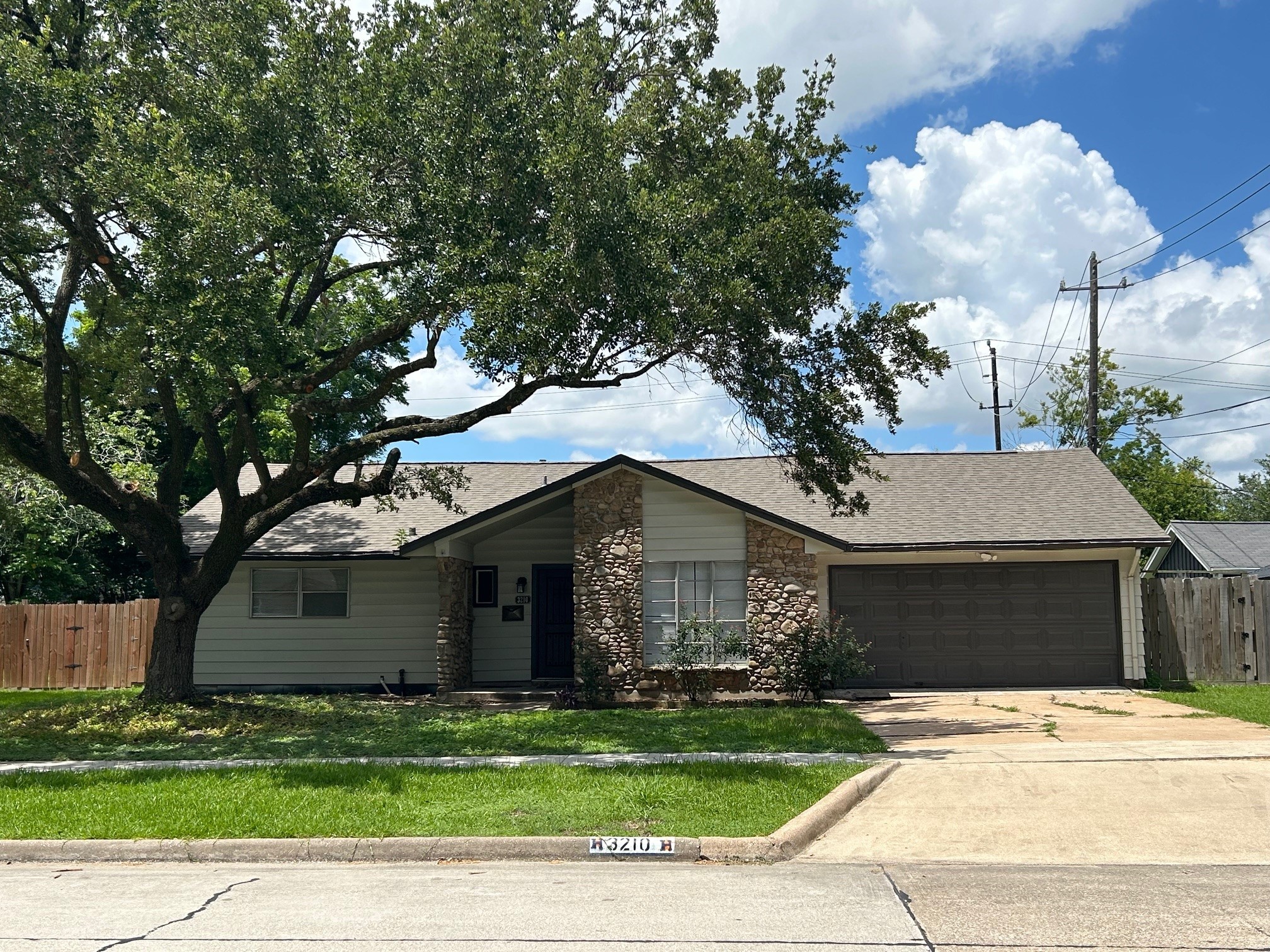 3210 Valley Brook Drive Property Photo 1