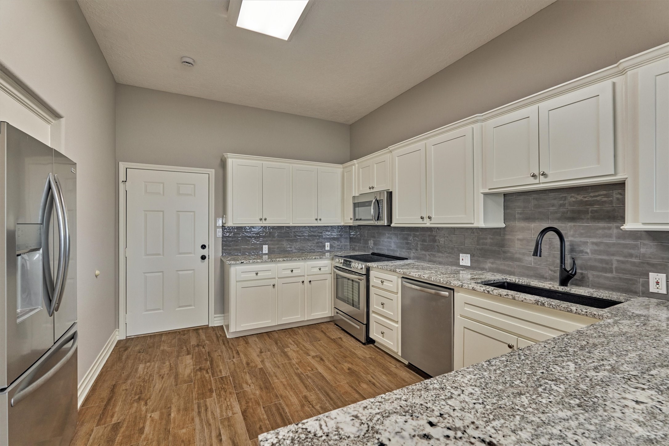 4 Regency Point Property Photo 18