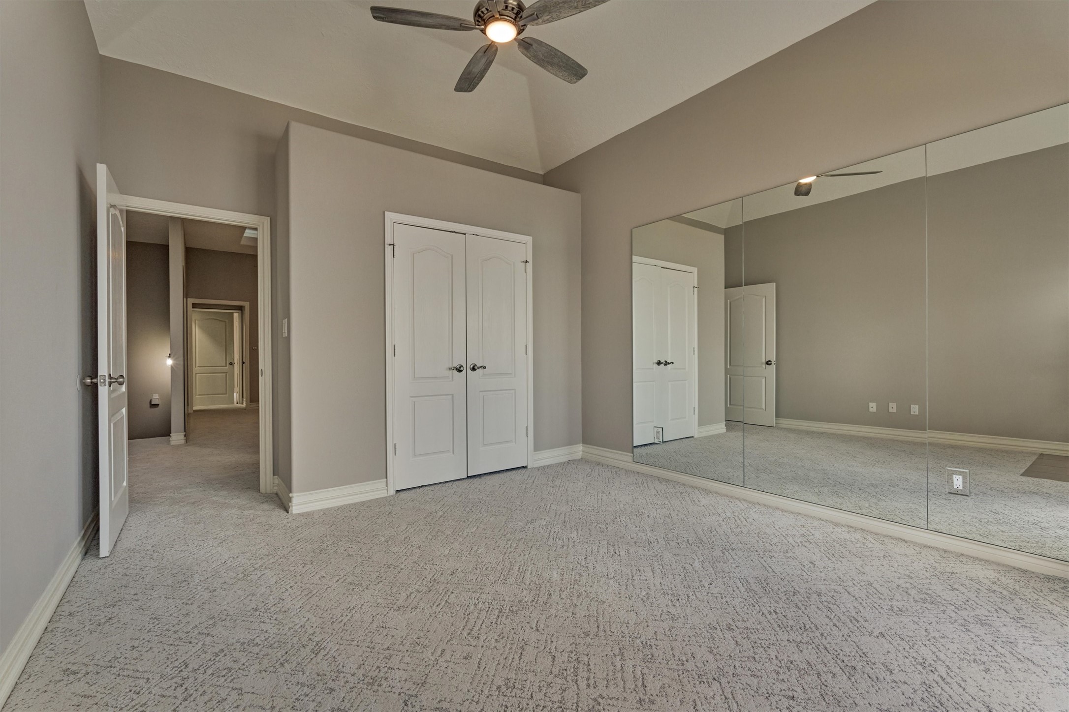 4 Regency Point Property Photo 28