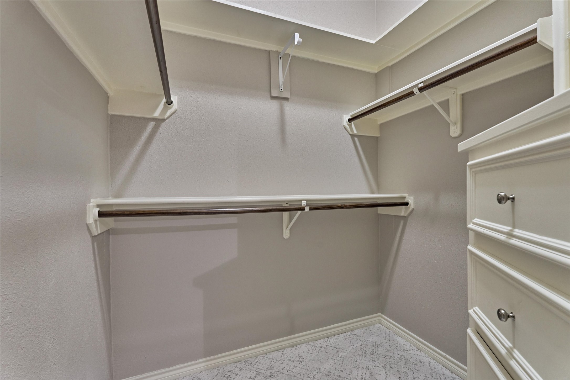 4 Regency Point Property Photo 28