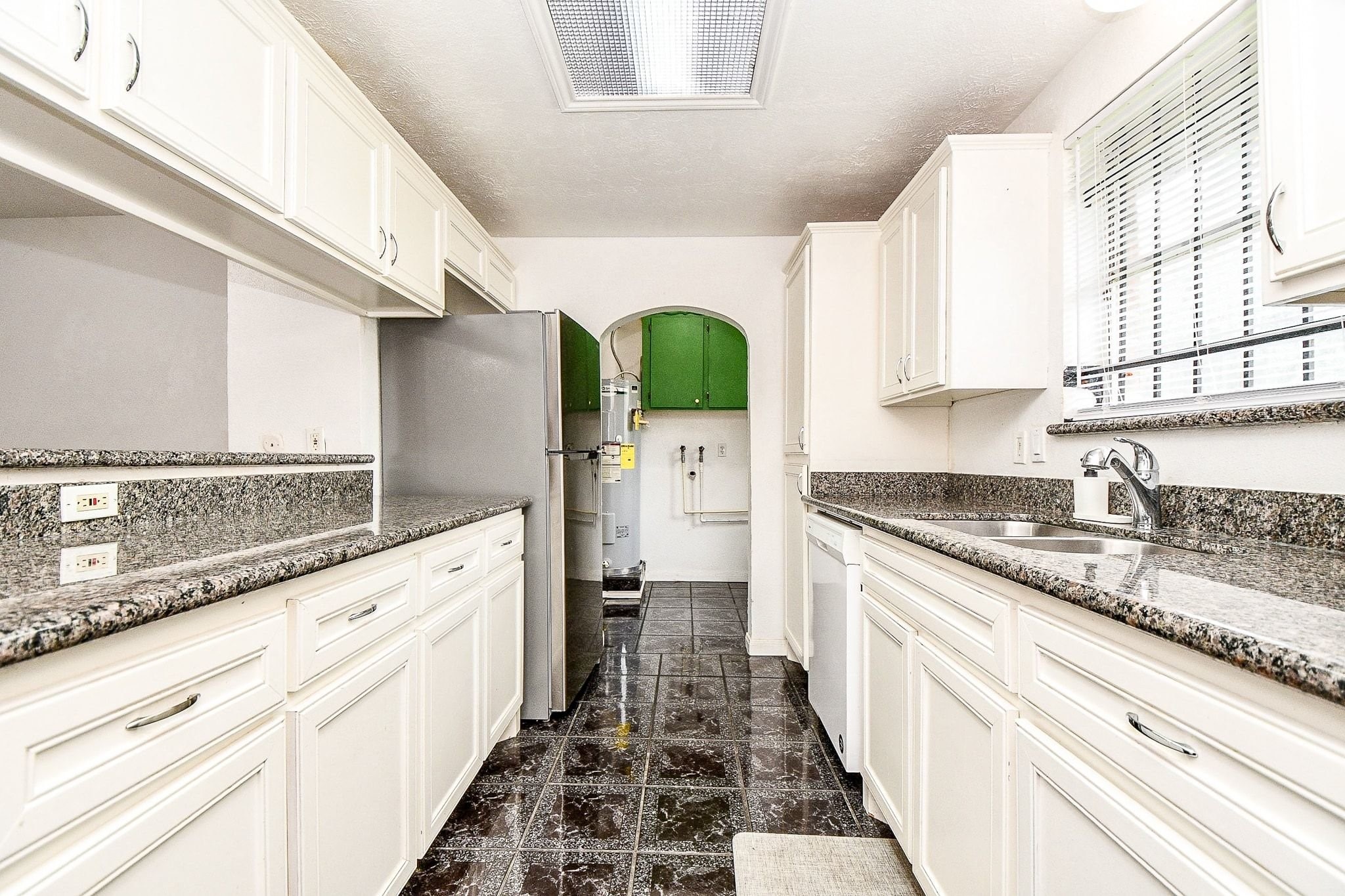 9037 Crestview Drive Property Photo 5