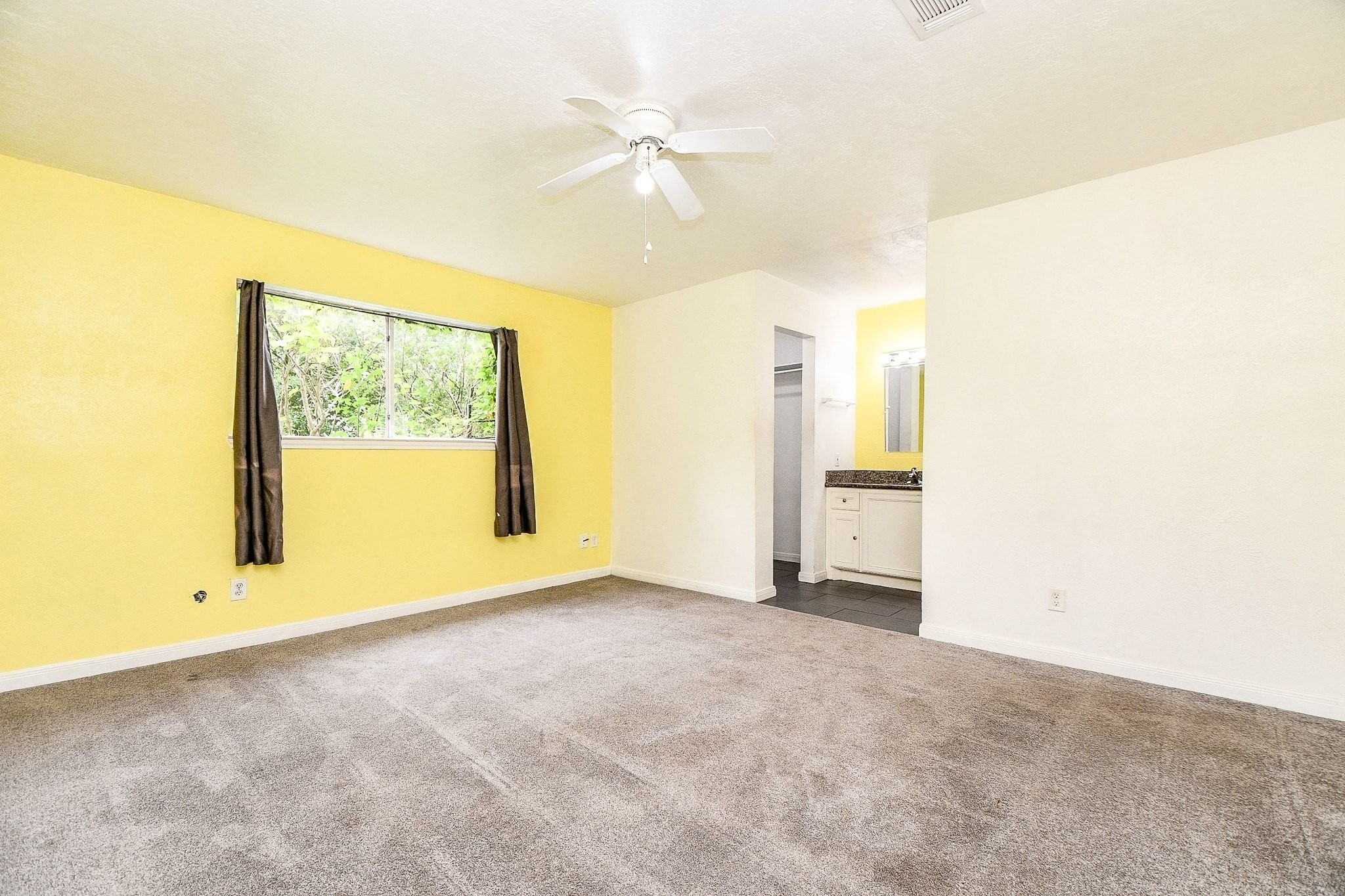 9037 Crestview Drive Property Photo 10