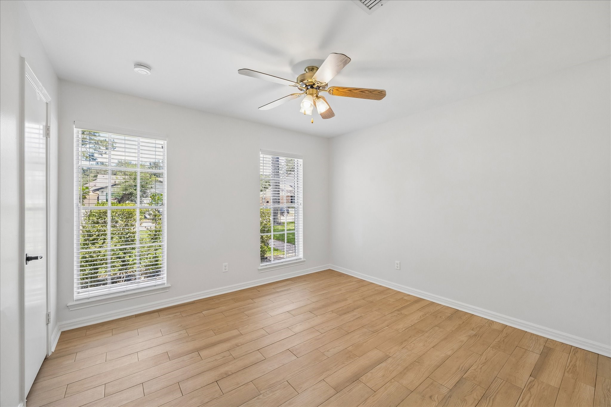 11423 Valley Spring Drive Property Photo 20