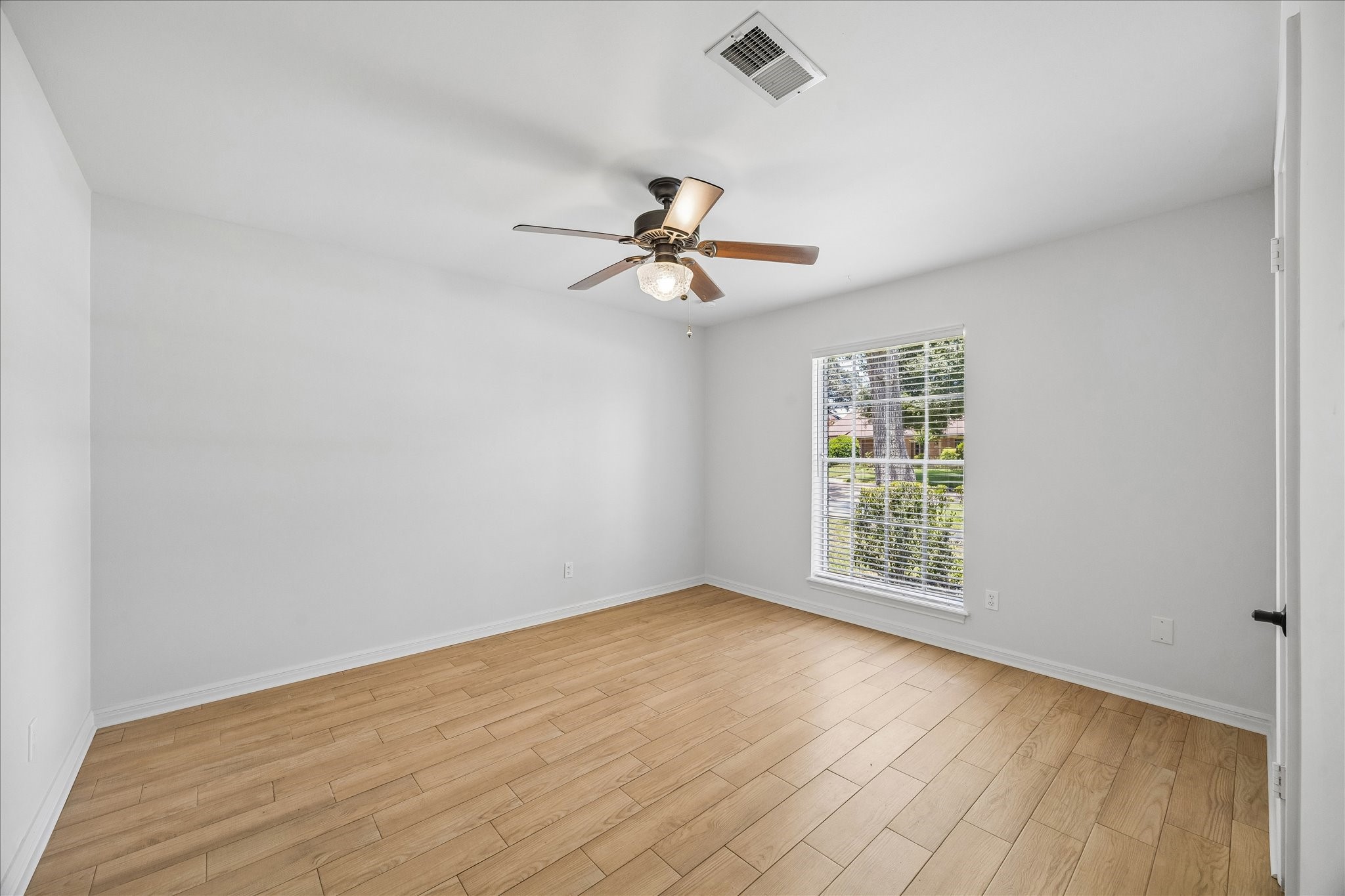 11423 Valley Spring Drive Property Photo 21