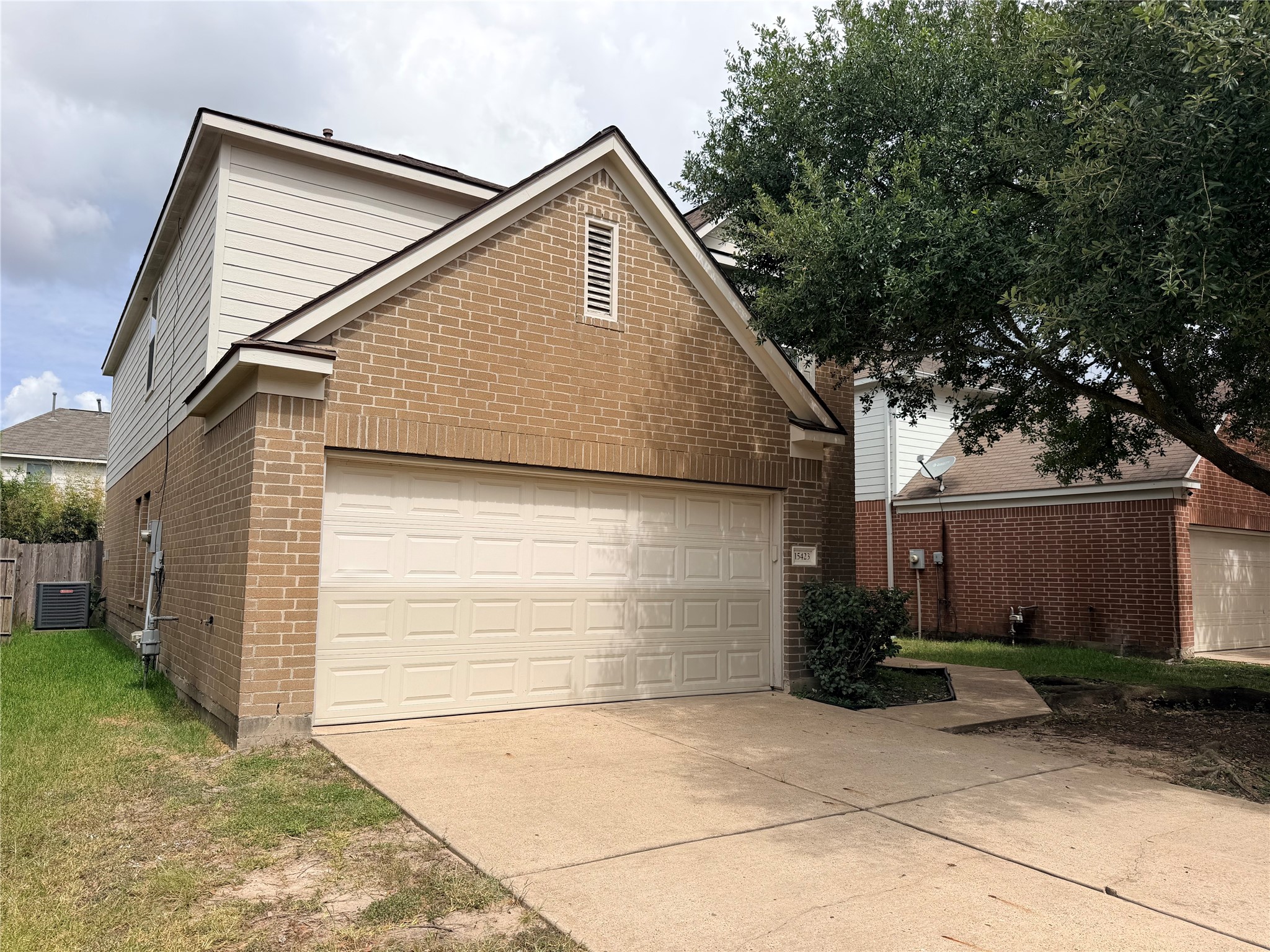 15423 Fir Woods Lane Property Photo 3