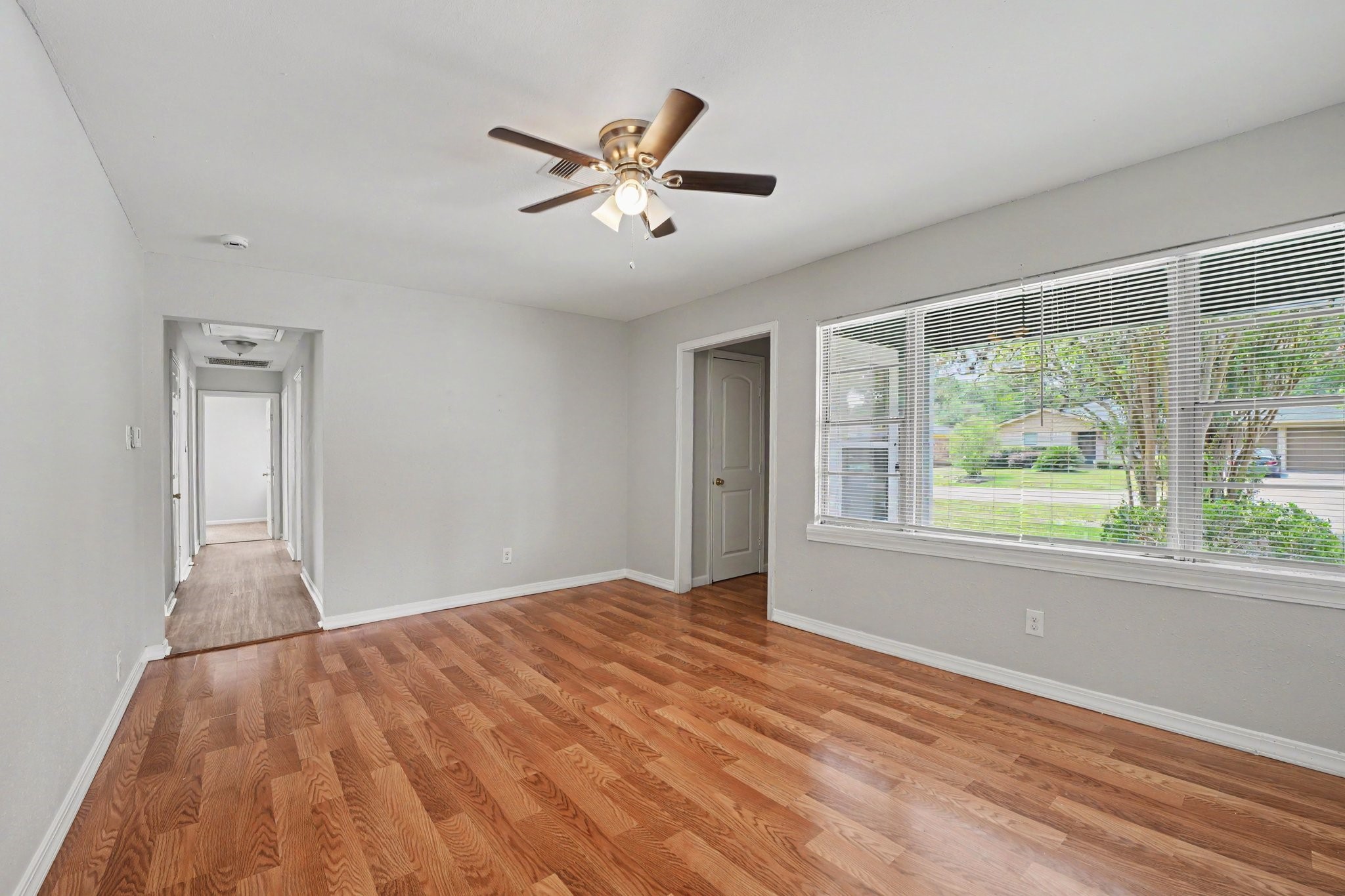 8433 Woodlyn Road Property Photo 4