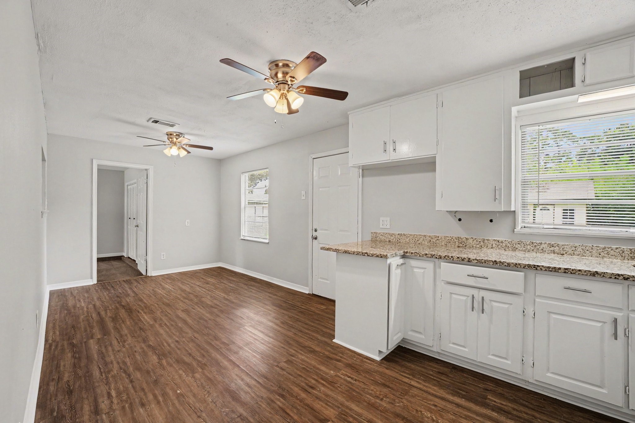 8433 Woodlyn Road Property Photo 7