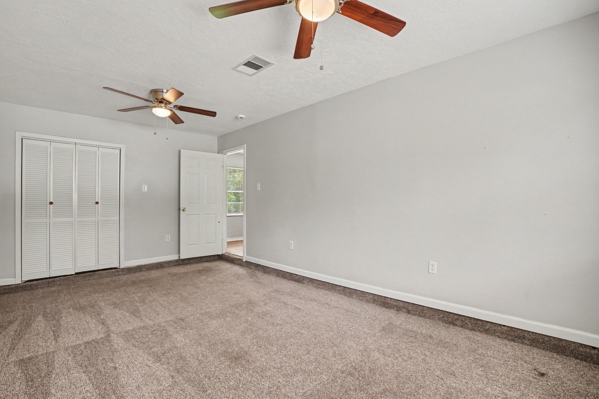 8433 Woodlyn Road Property Photo 10