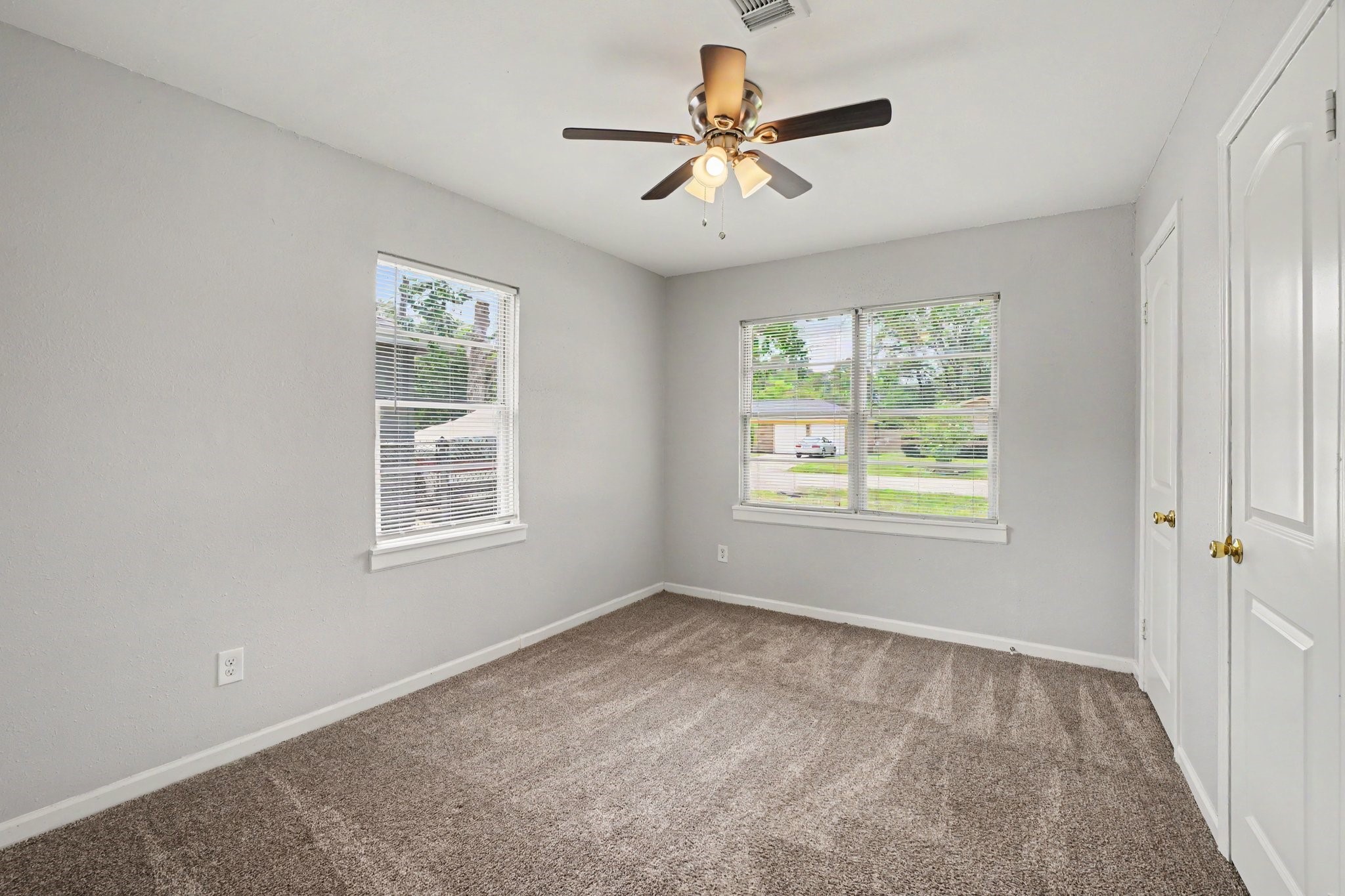 8433 Woodlyn Road Property Photo 11