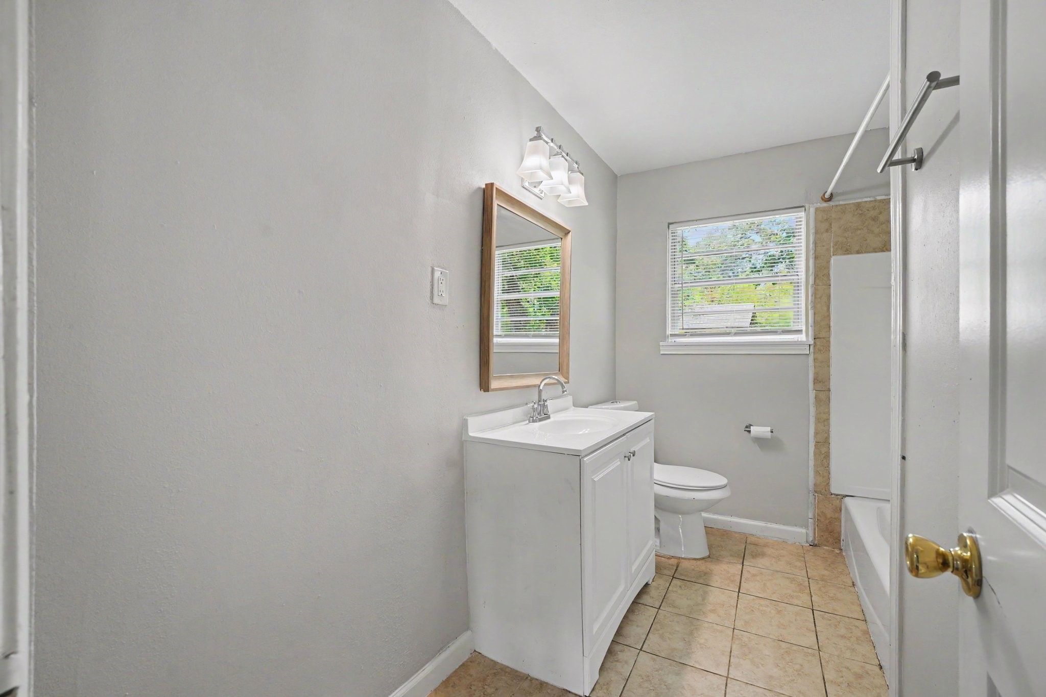 8433 Woodlyn Road Property Photo 16