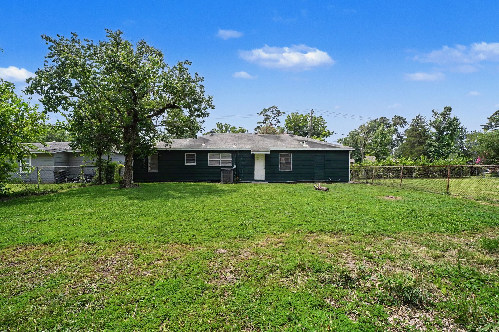 8433 Woodlyn Road Property Photo 17