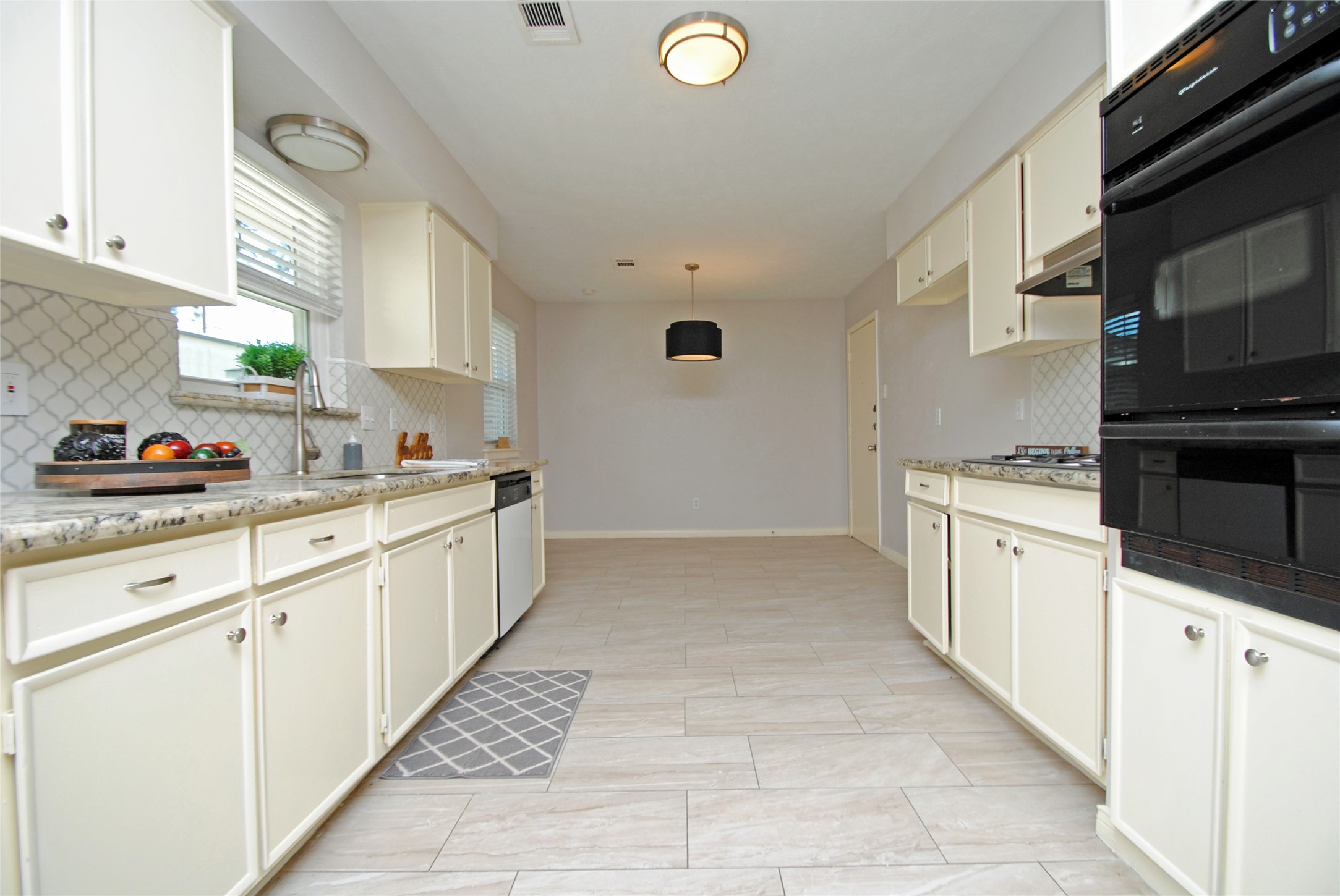 10659 Northbrook Drive Property Photo 9
