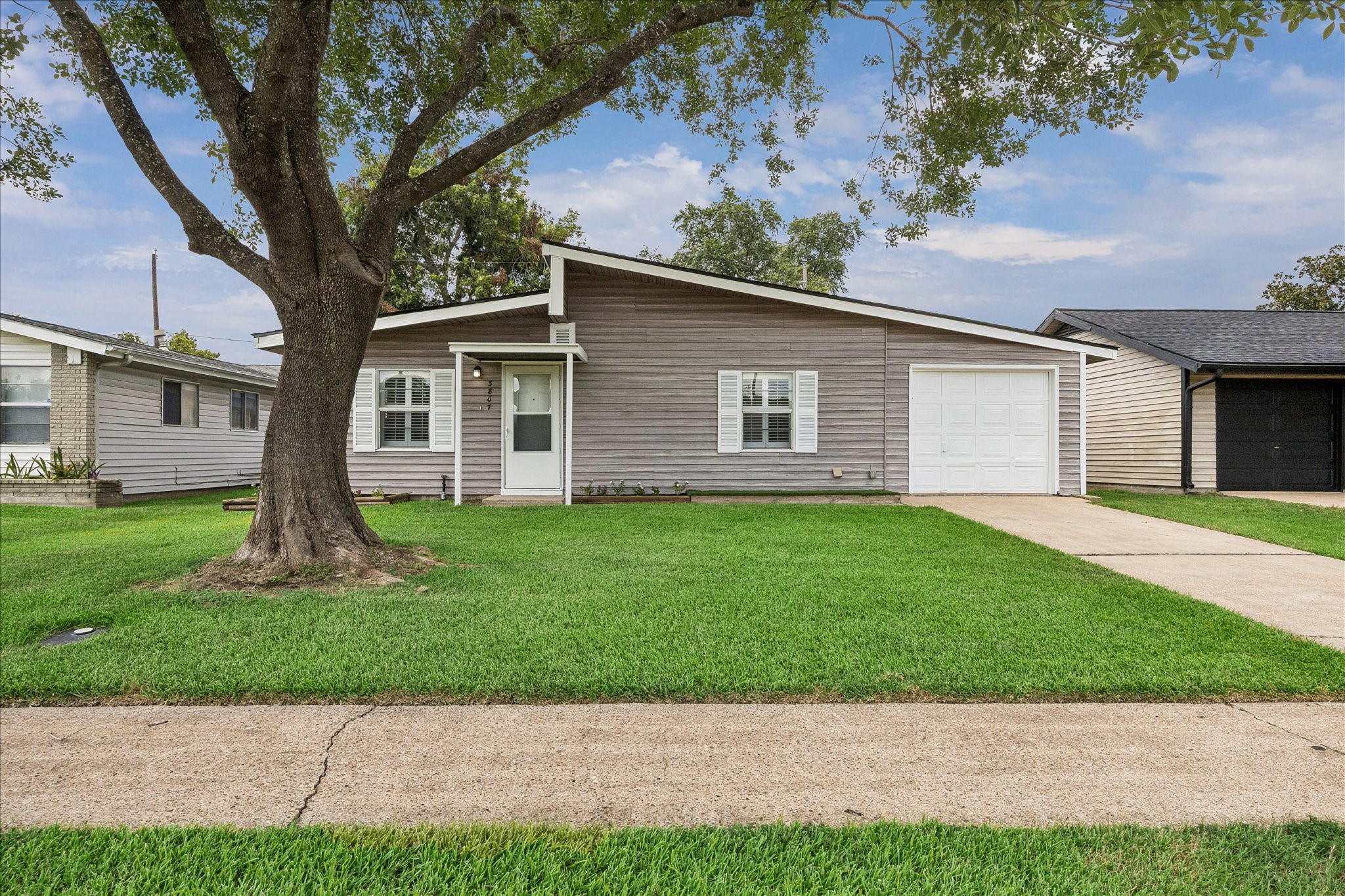 3807 Ramsey Drive Property Photo 3