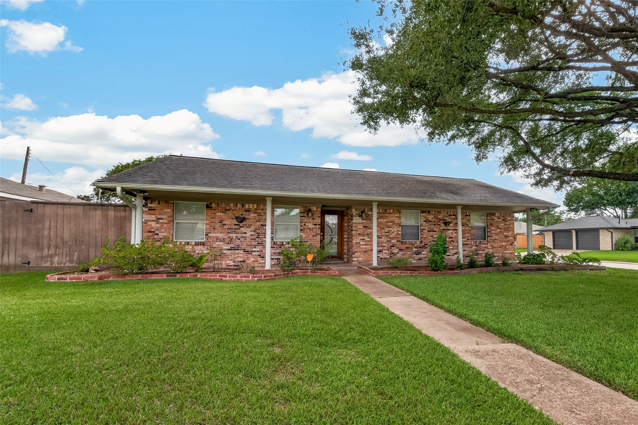2210 Lazybrook Drive Property Photo 2