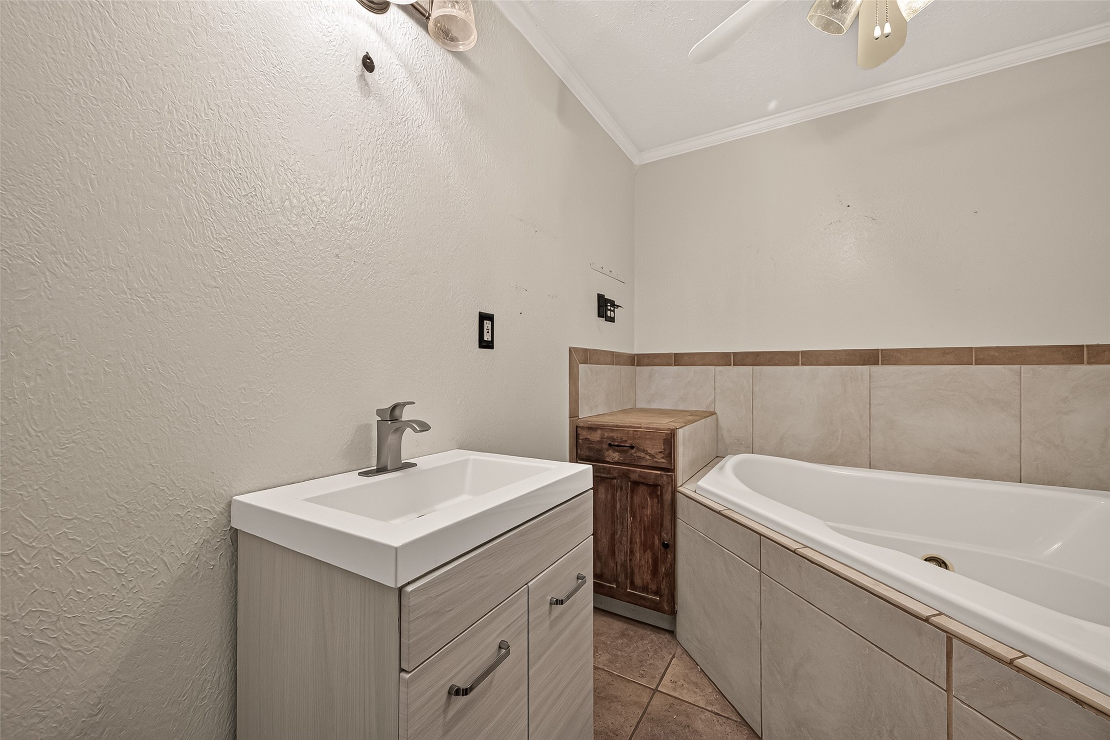 2210 Lazybrook Drive Property Photo 19