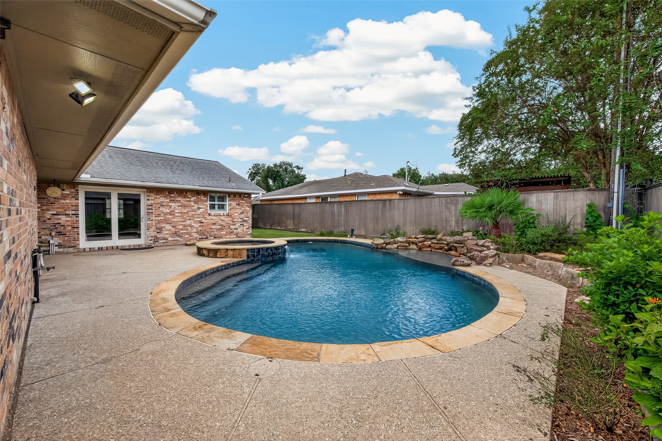 2210 Lazybrook Drive Property Photo 25