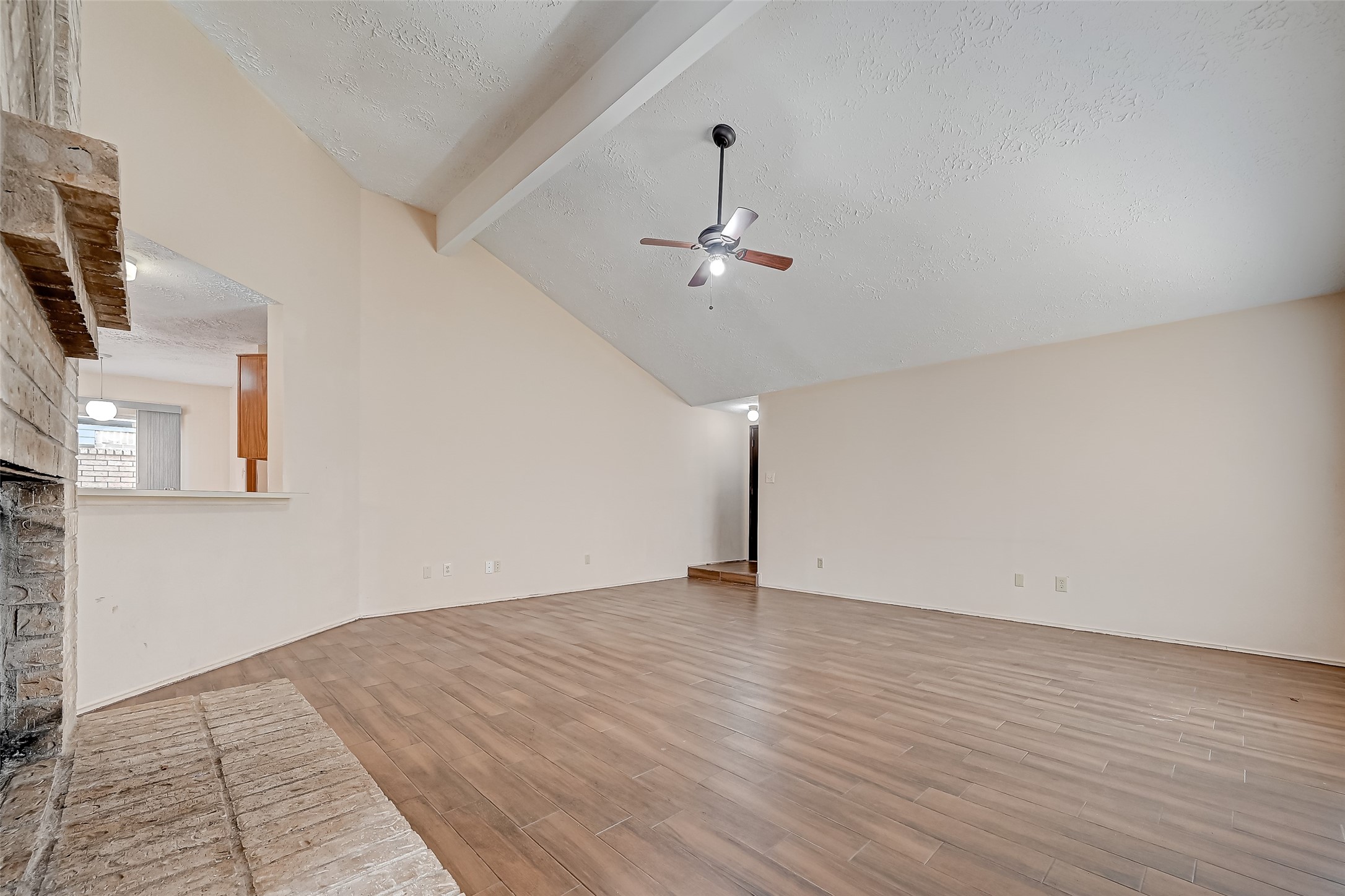 2102 Creekshire Drive Property Photo 6