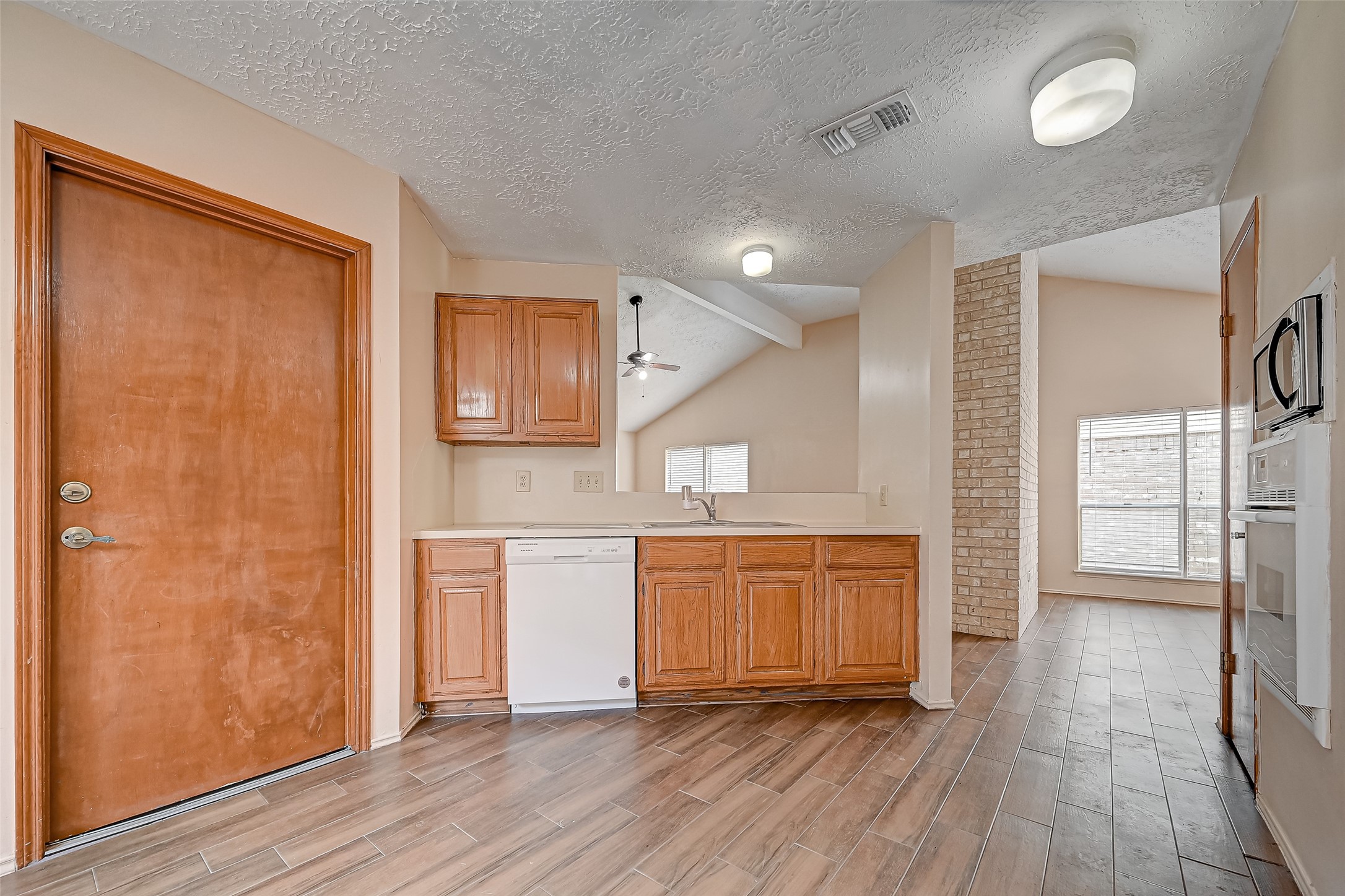 2102 Creekshire Drive Property Photo 12