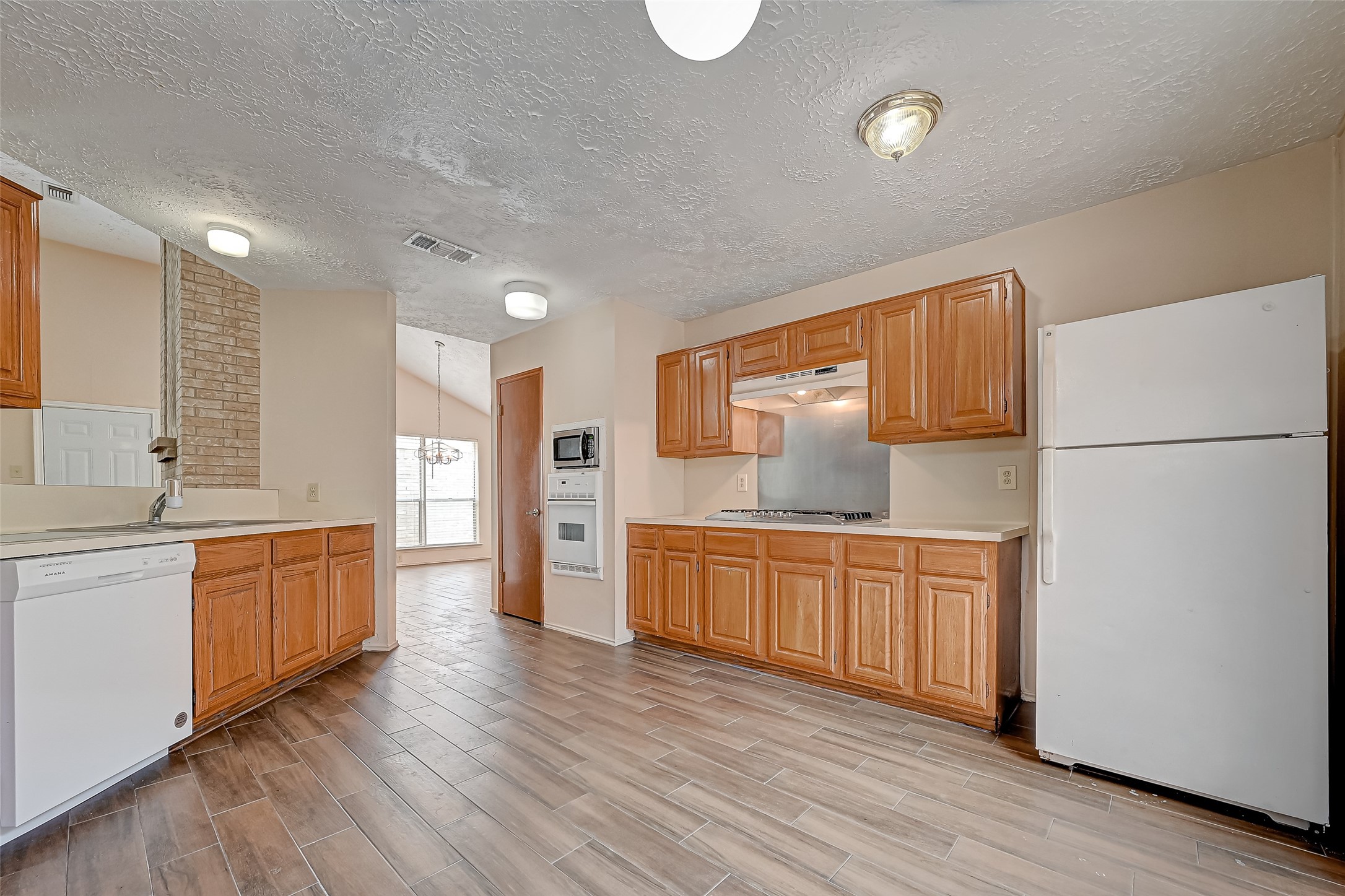 2102 Creekshire Drive Property Photo 13