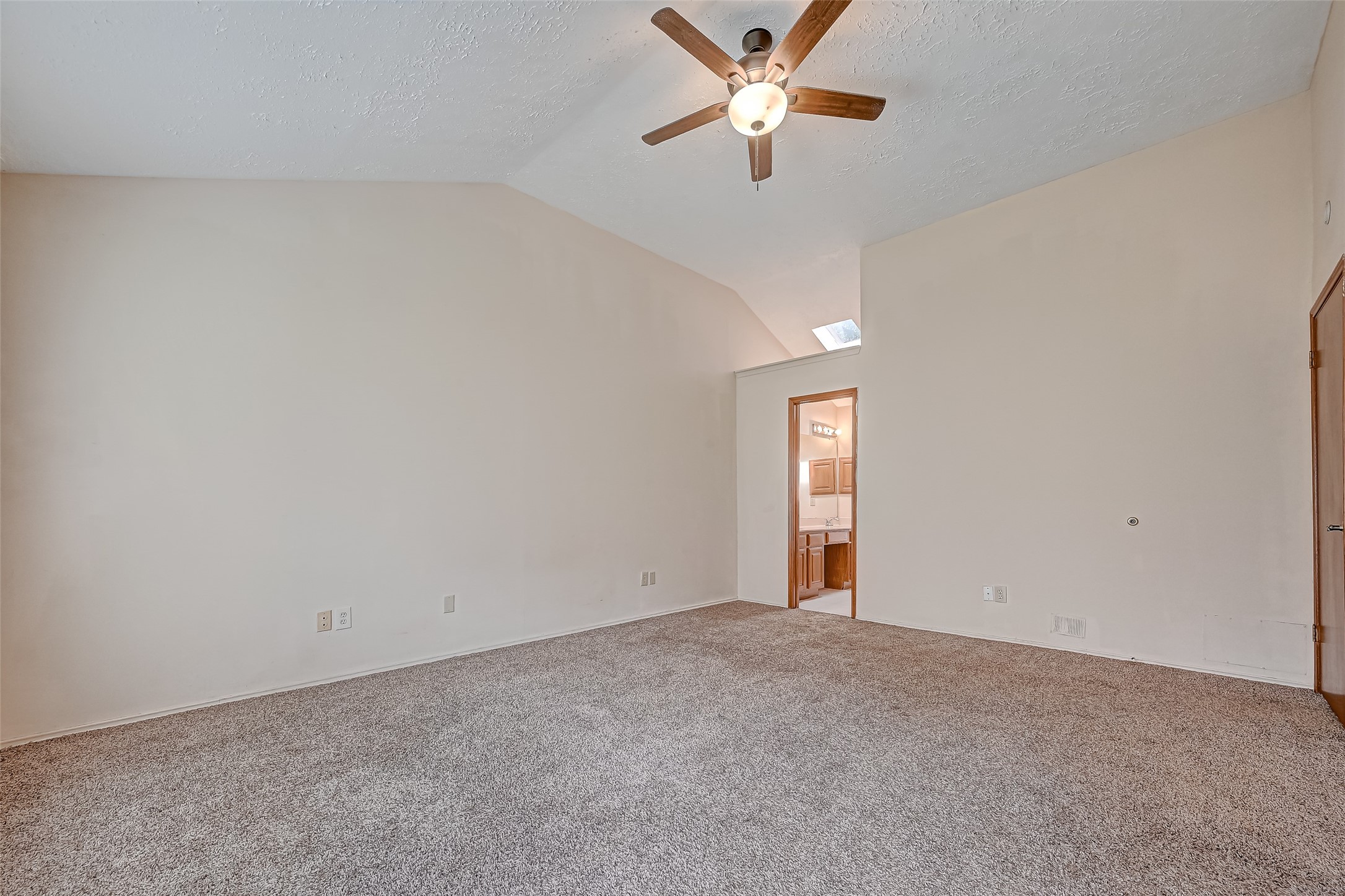 2102 Creekshire Drive Property Photo 15