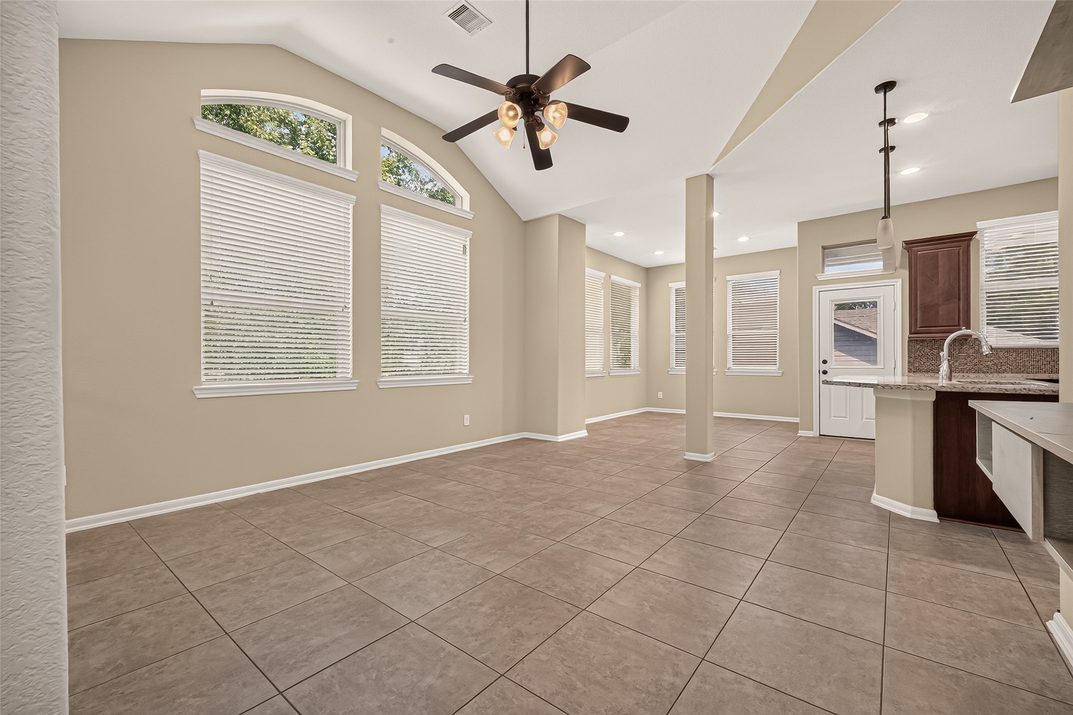 186 Biltmore Loop Property Photo 12