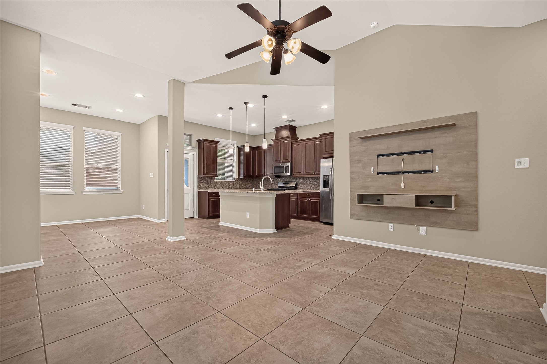 186 Biltmore Loop Property Photo 13